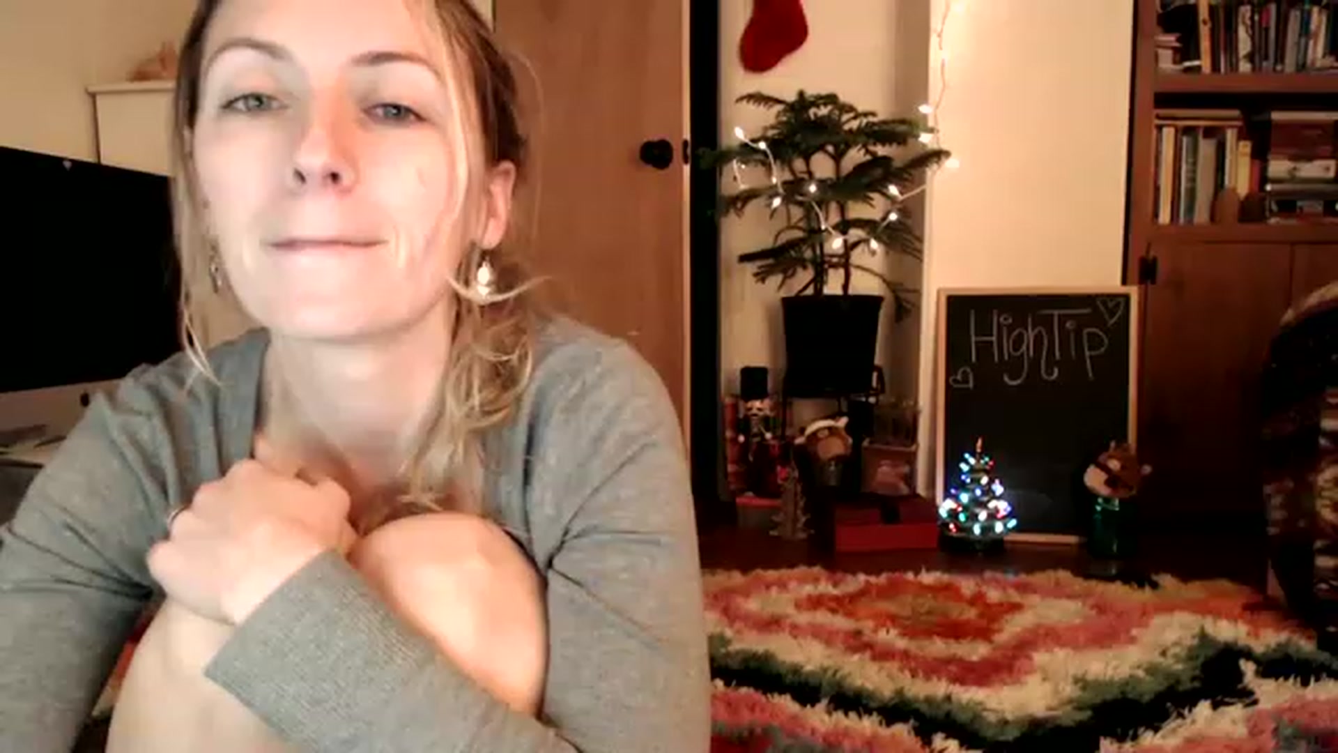 Gallery image thumbnail from WildflowerEm's myfreecams stream on, 12/04/2022, 22:31 image 13 of 20