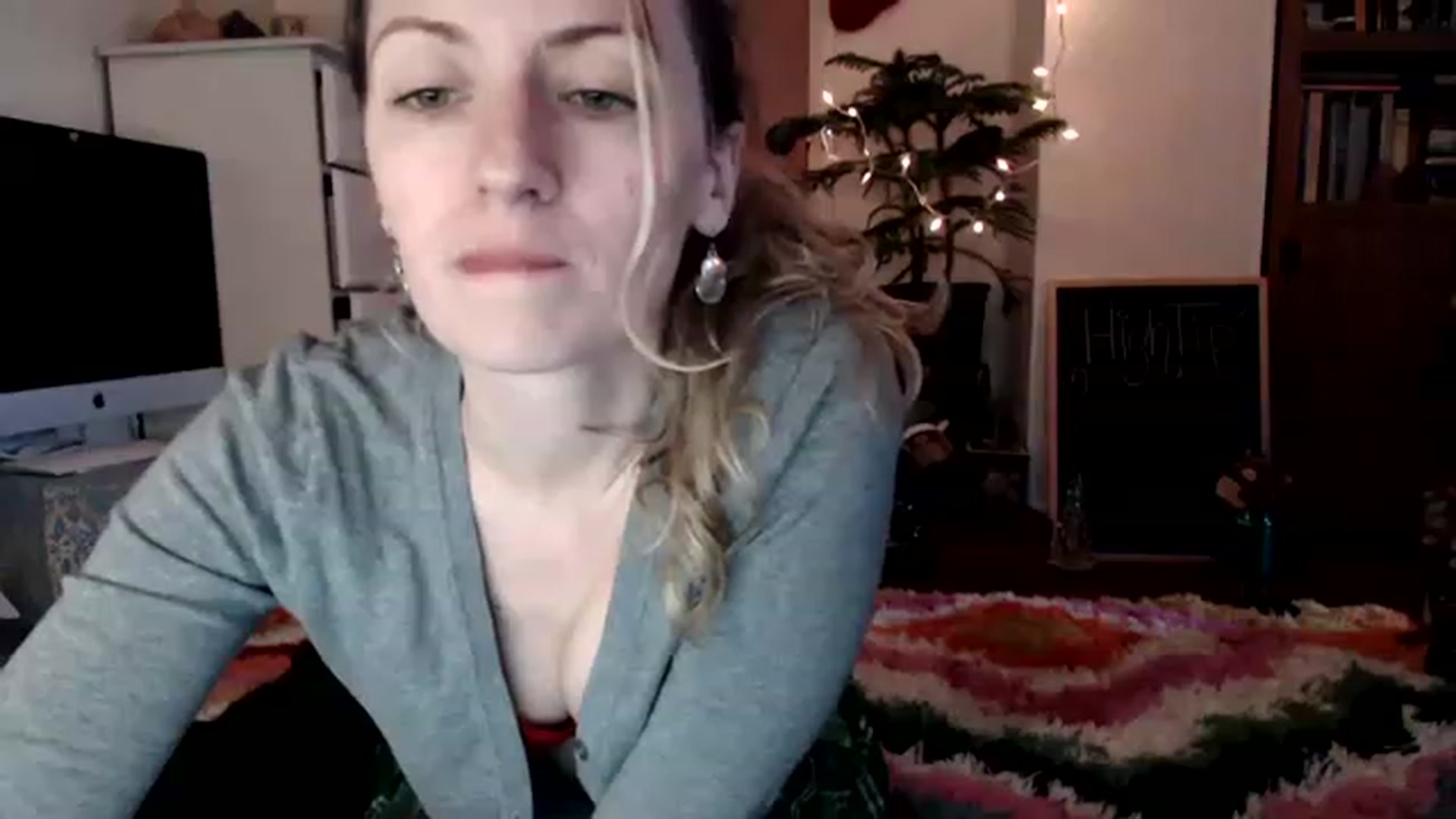 Gallery image thumbnail from WildflowerEm's myfreecams stream on, 12/04/2022, 22:31 image 7 of 20