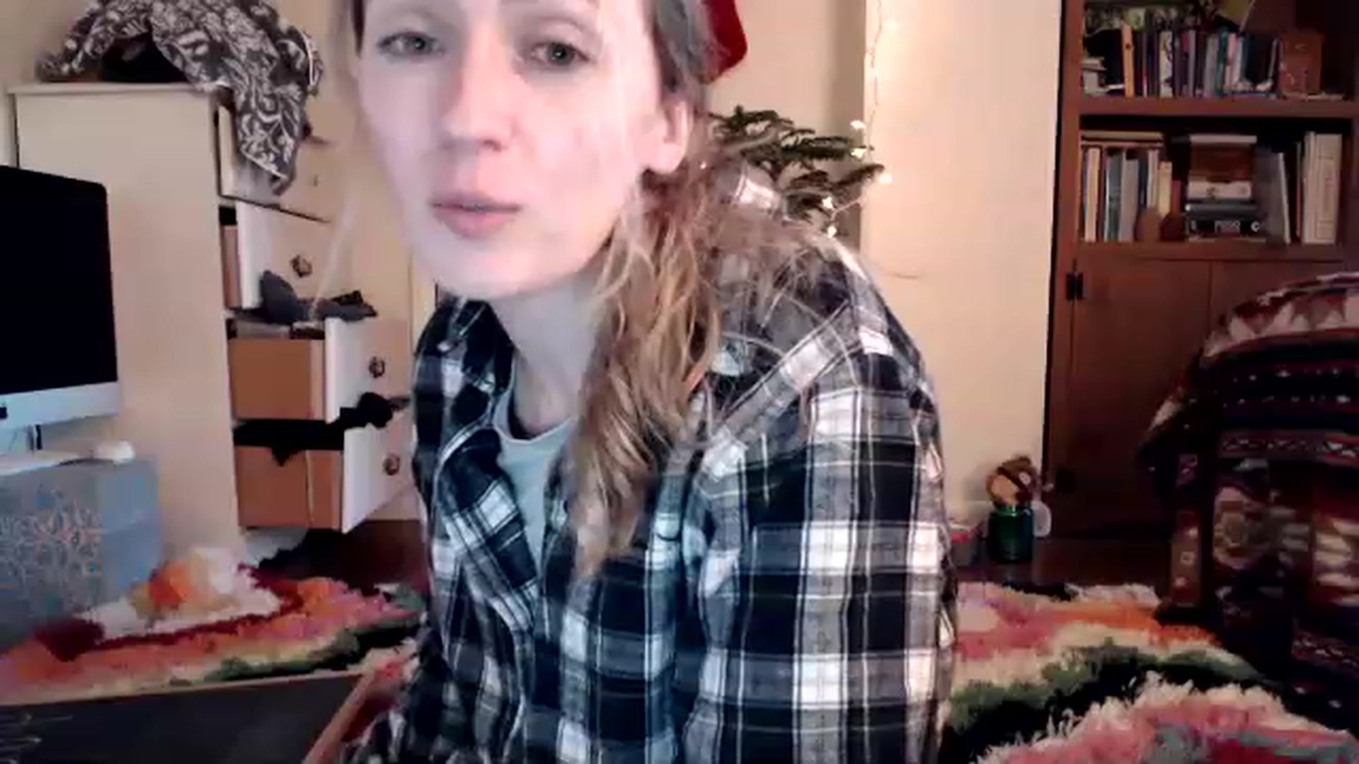 Gallery image thumbnail from WildflowerEm's myfreecams stream on, 12/09/2022, 21:20 image 6 of 20