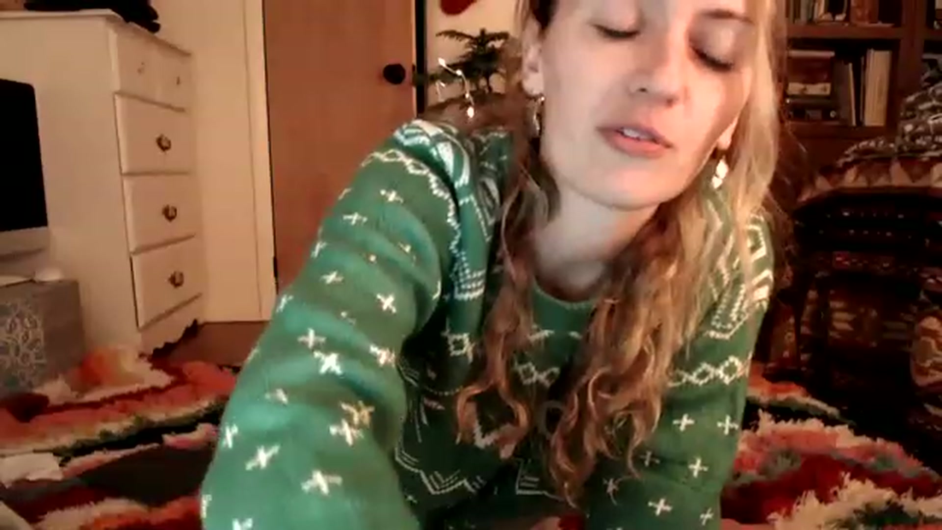 Gallery image thumbnail from WildflowerEm's myfreecams stream on, 12/10/2022, 23:08 image 10 of 20