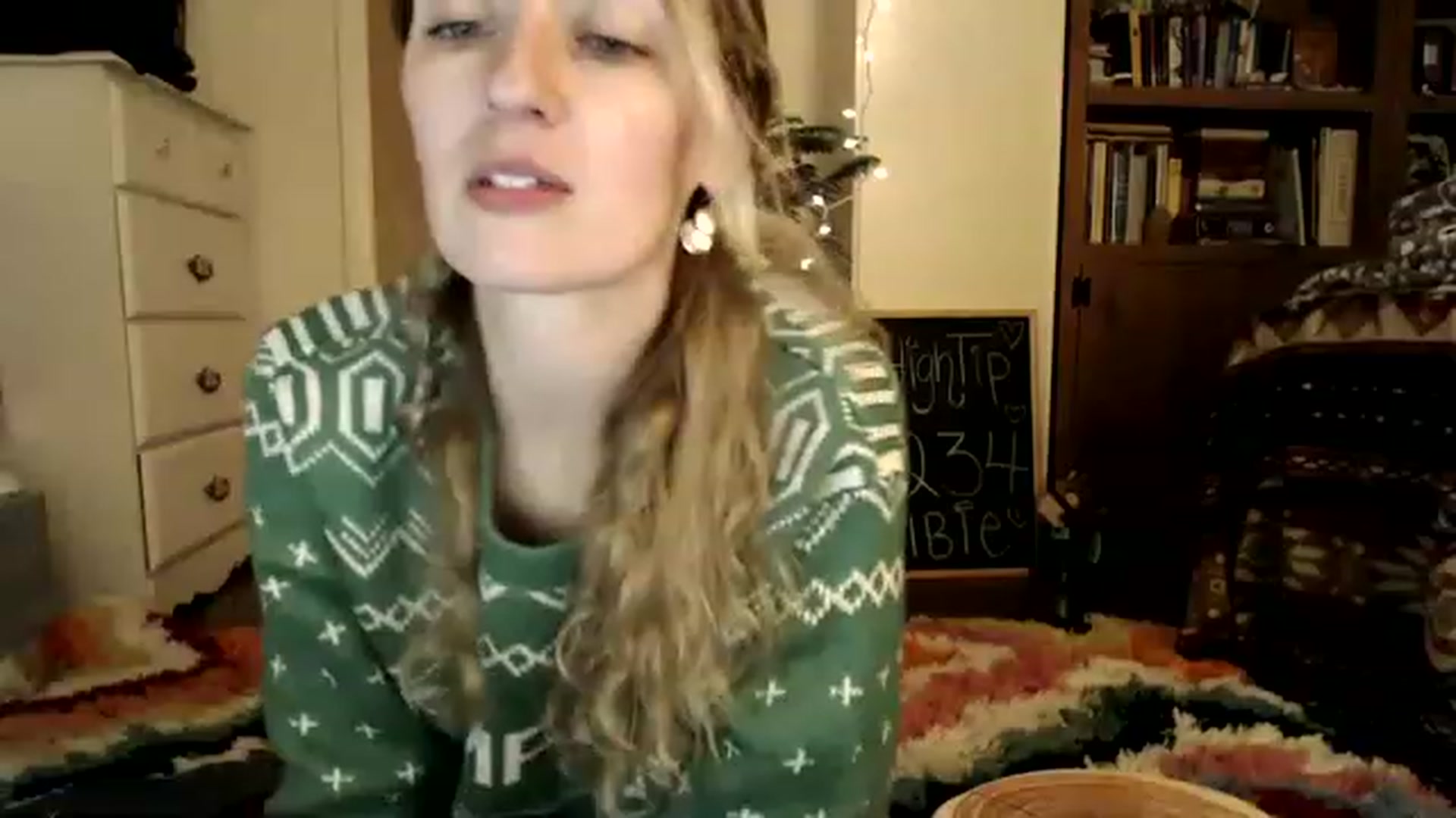 Gallery image thumbnail from WildflowerEm's myfreecams stream on, 12/10/2022, 23:08 image 13 of 20