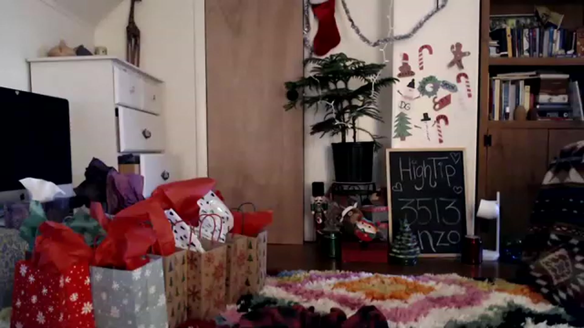 Gallery image thumbnail from WildflowerEm's myfreecams stream on, 12/23/2022, 20:37 image 1 of 20