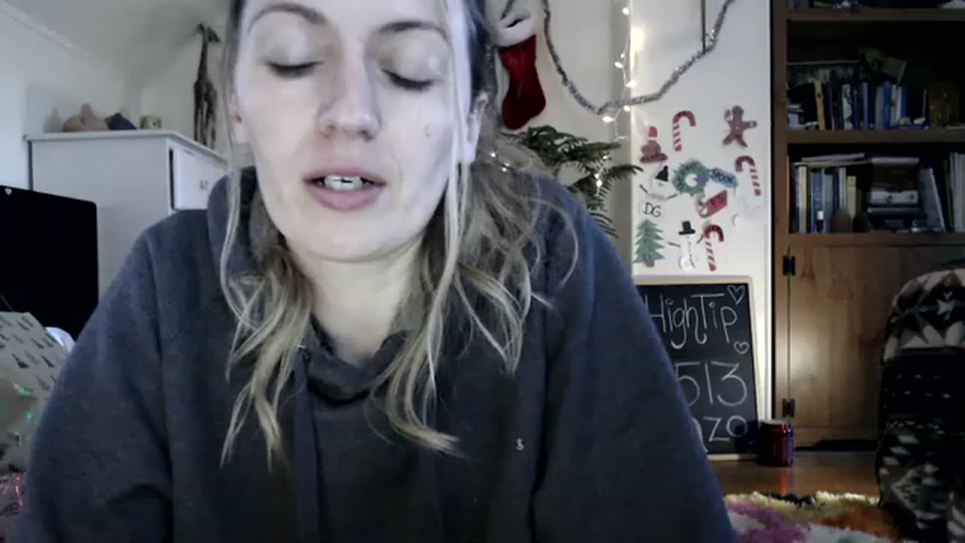 Gallery image thumbnail from WildflowerEm's myfreecams stream on, 12/28/2022, 23:36 image 1 of 20