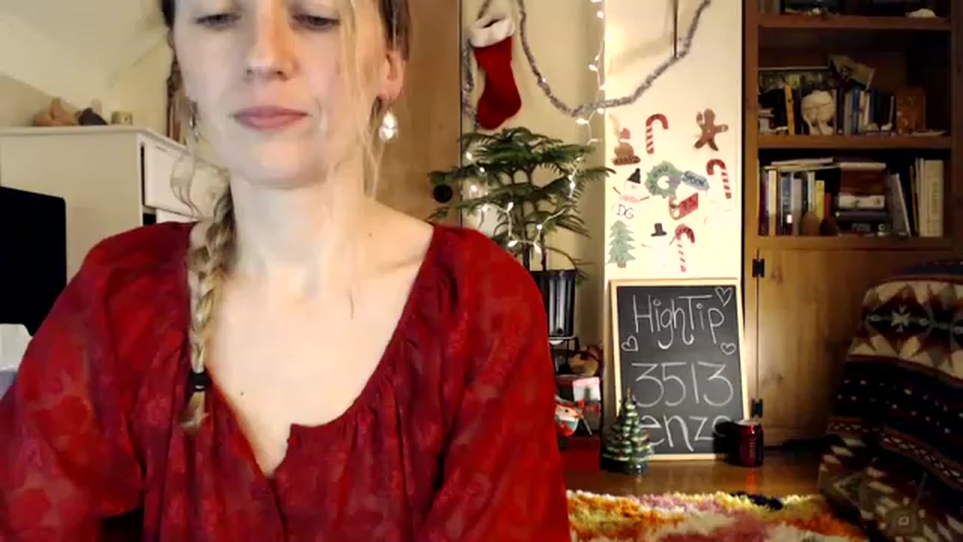 Gallery image thumbnail from WildflowerEm's myfreecams stream on, 12/31/2022, 22:08 image 1 of 20