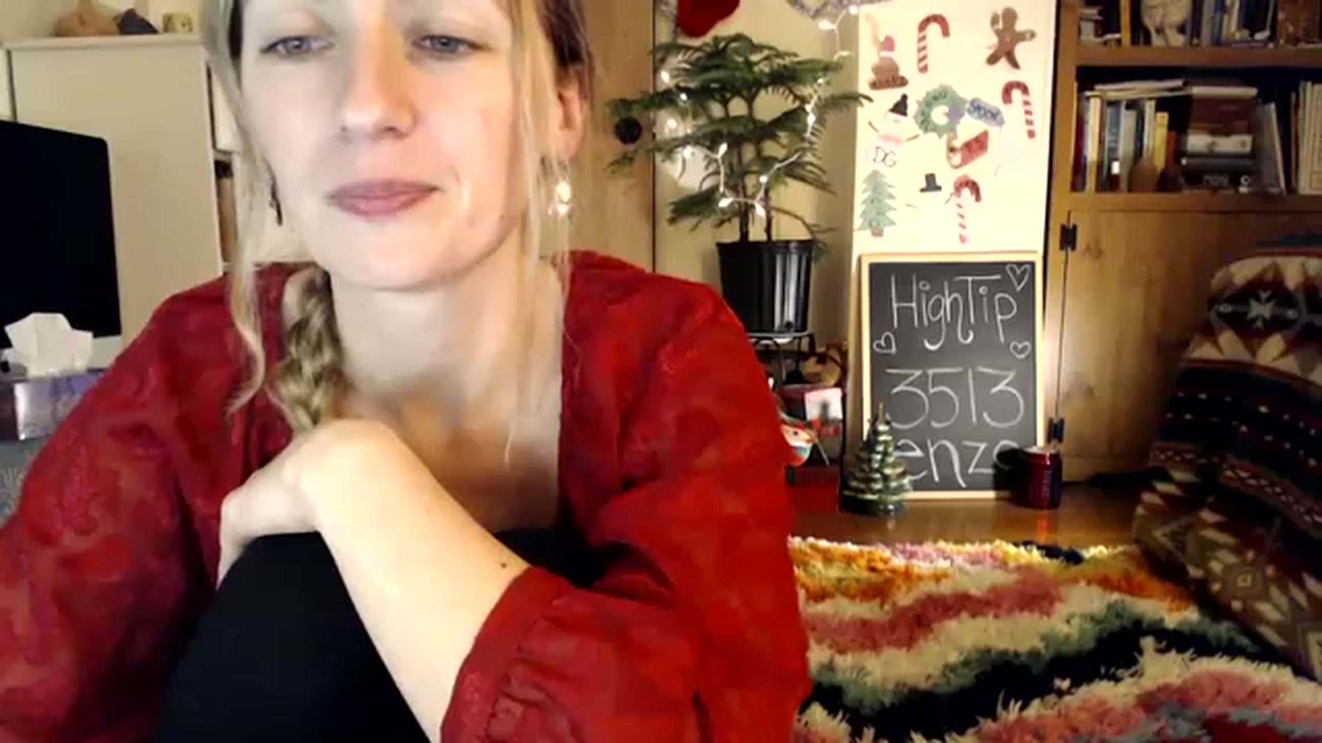 Gallery image thumbnail from WildflowerEm's myfreecams stream on, 12/31/2022, 22:08 image 4 of 20