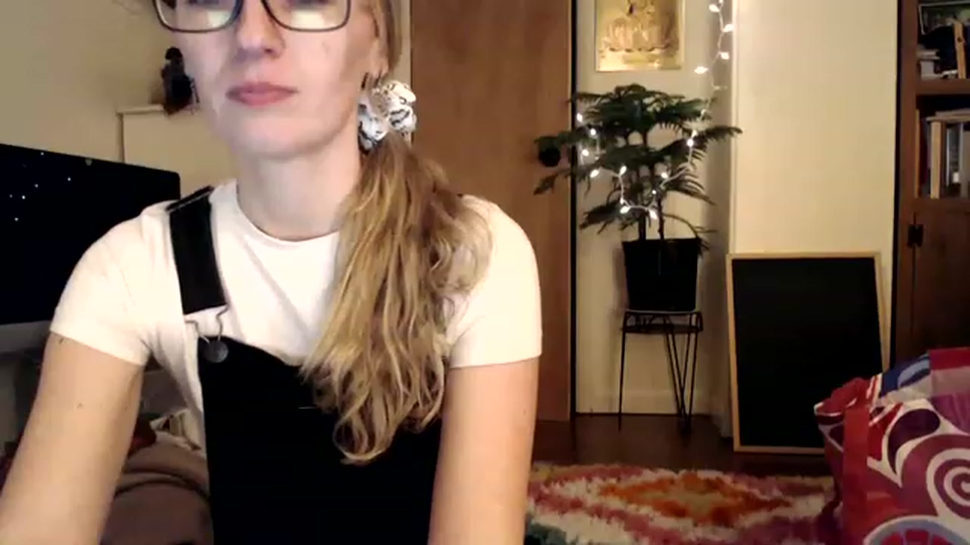 Gallery image thumbnail from WildflowerEm's myfreecams stream on, 01/08/2023, 22:52 image 13 of 20