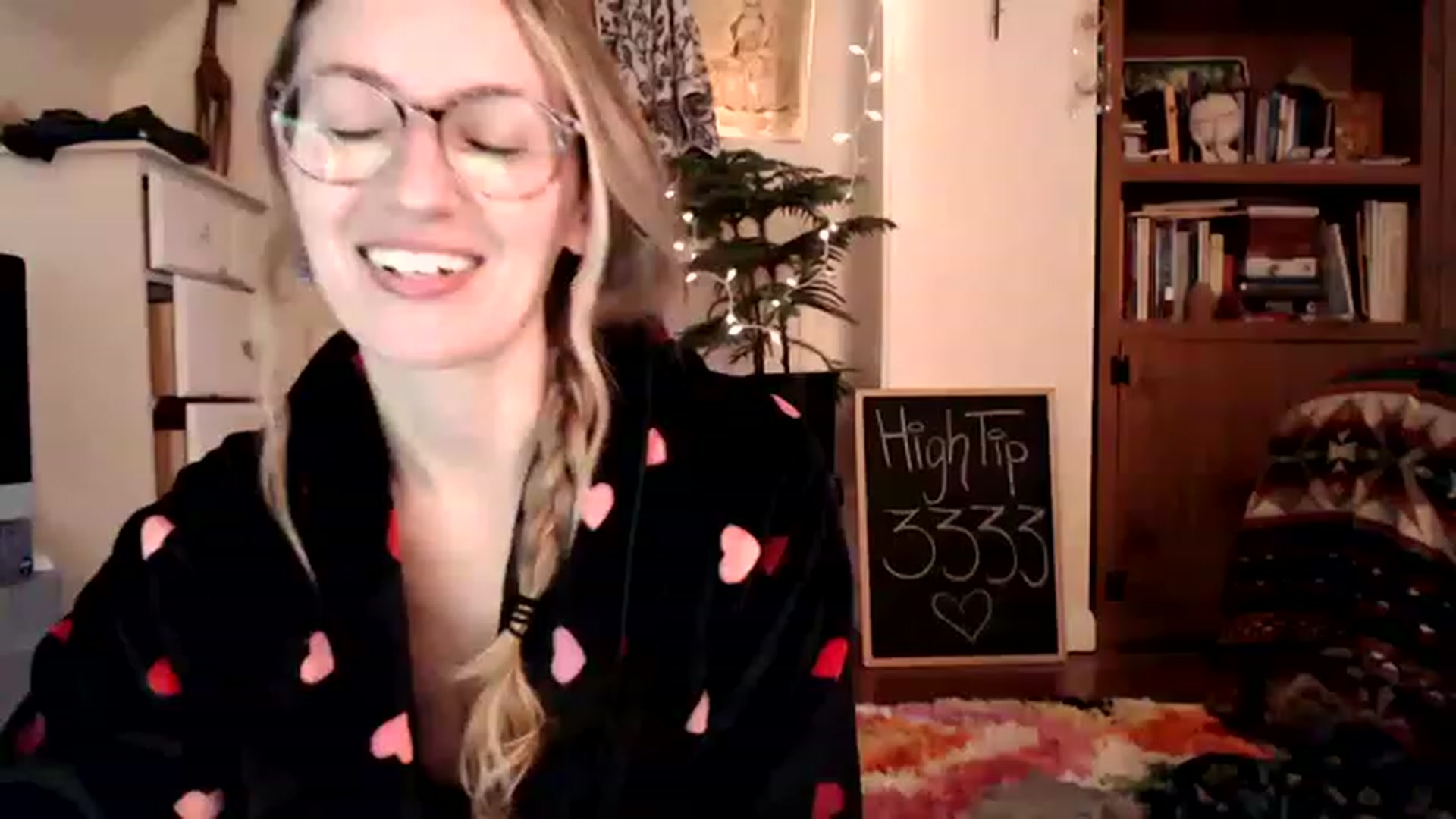 Gallery image thumbnail from WildflowerEm's myfreecams stream on, 01/21/2023, 20:28 image 12 of 20