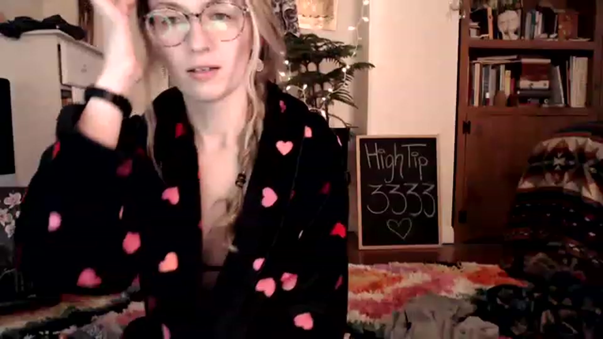 Gallery image thumbnail from WildflowerEm's myfreecams stream on, 01/21/2023, 20:28 image 15 of 20