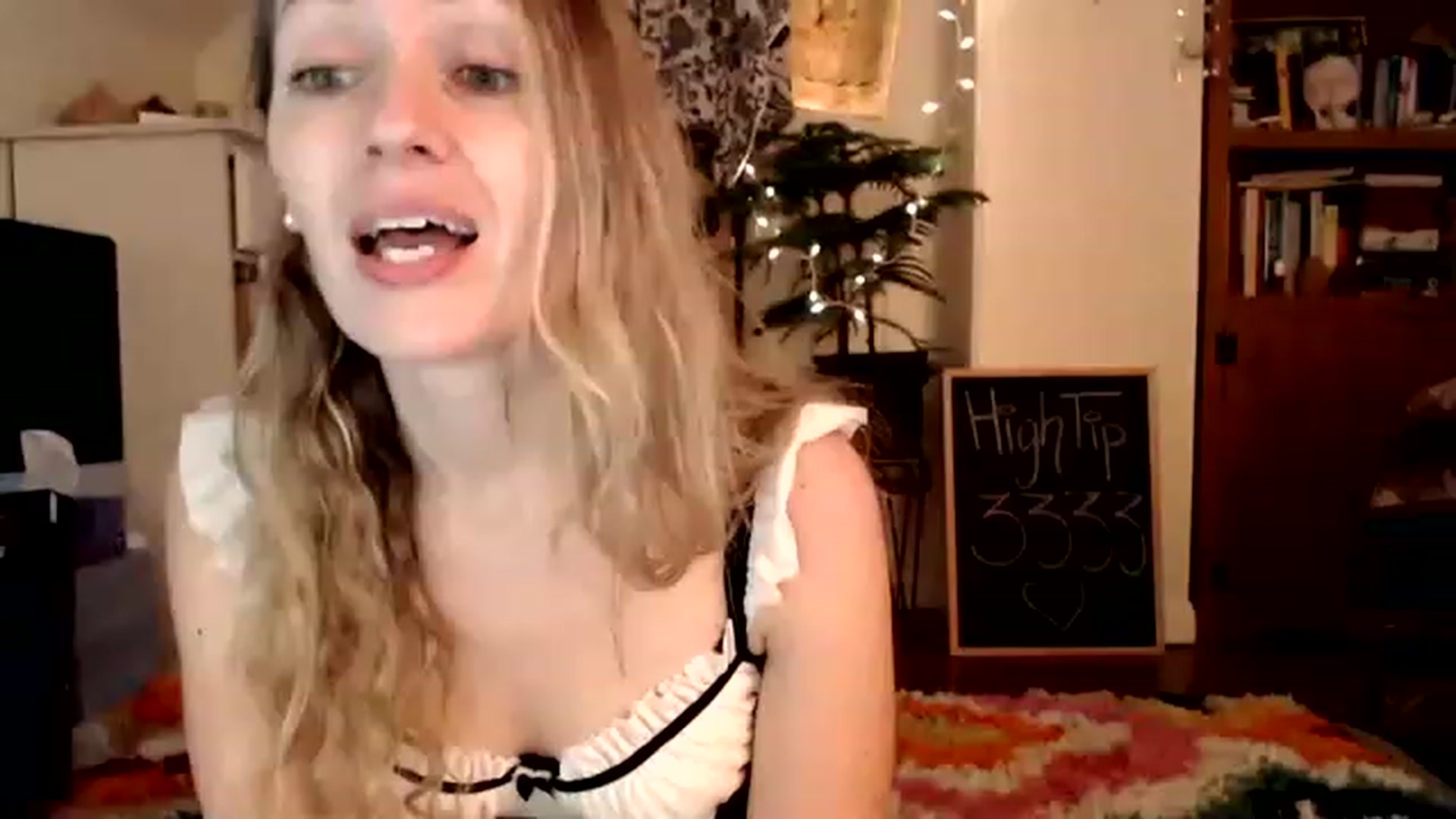Gallery image thumbnail from WildflowerEm's myfreecams stream on, 01/22/2023, 22:56 image 3 of 20