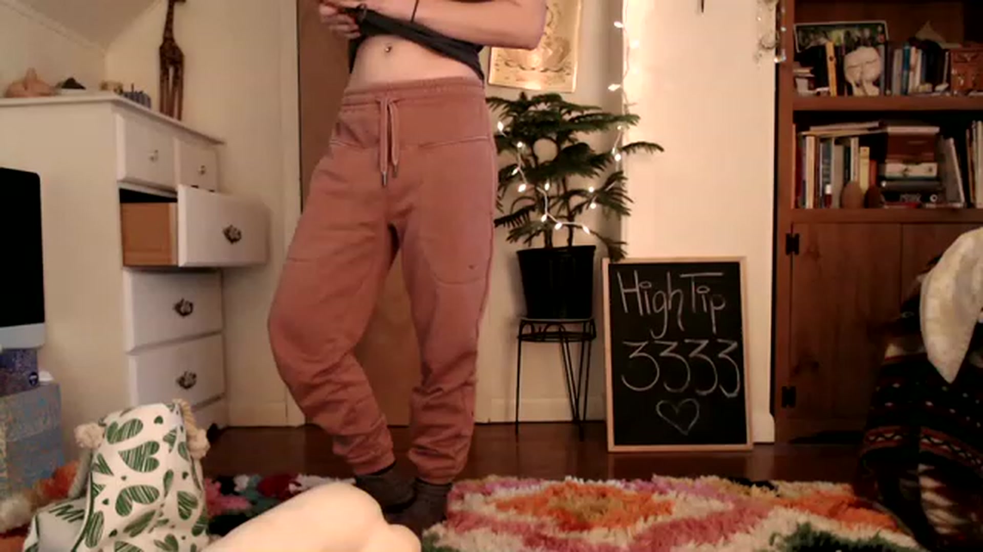 Gallery image thumbnail from WildflowerEm's myfreecams stream on, 01/29/2023, 22:22 image 5 of 20