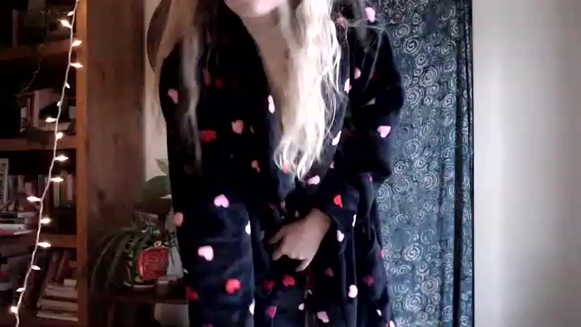 Gallery image thumbnail from WildflowerEm's myfreecams stream on, 03/04/2023, 22:15 image 14 of 20