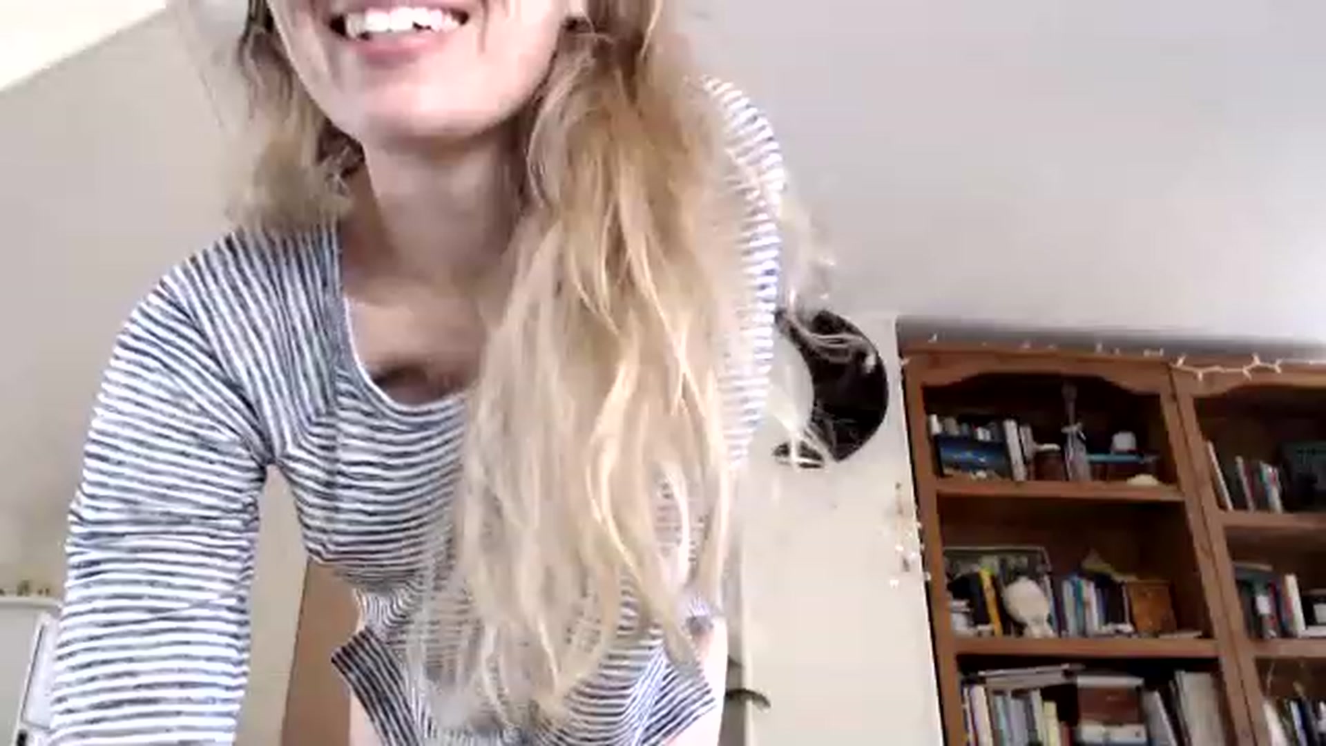 Gallery image thumbnail from WildflowerEm's myfreecams stream on, 03/08/2023, 19:33 image 12 of 20