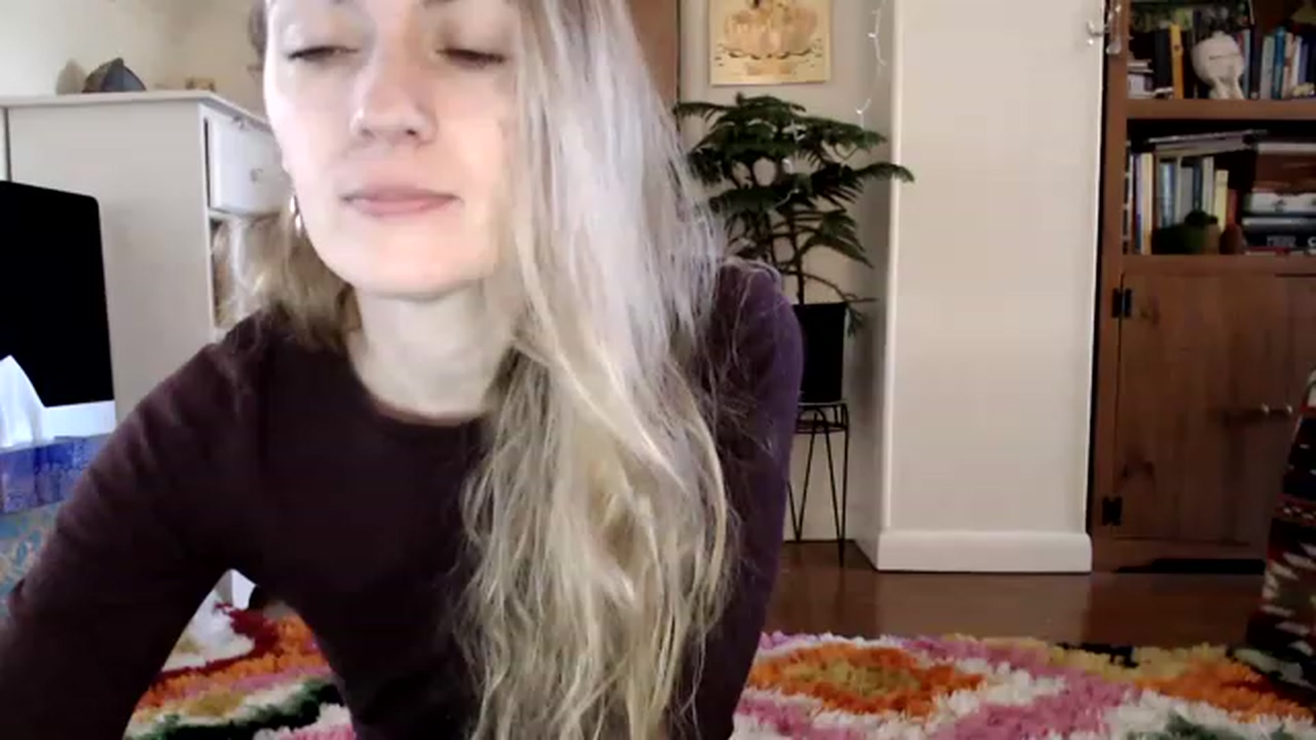 Gallery image thumbnail from WildflowerEm's myfreecams stream on, 03/19/2023, 21:34 image 2 of 20