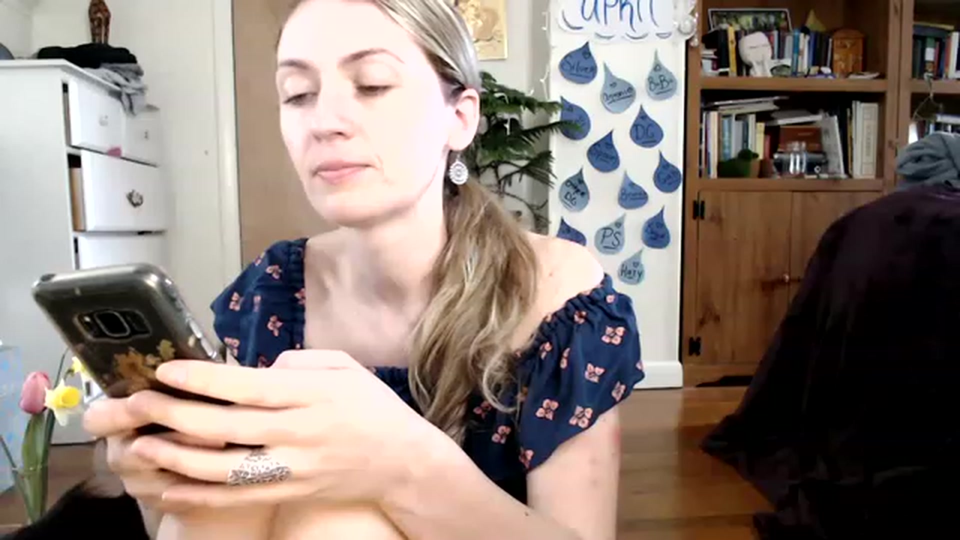 Gallery image thumbnail from WildflowerEm's myfreecams stream on, 04/16/2023, 21:21 image 2 of 20