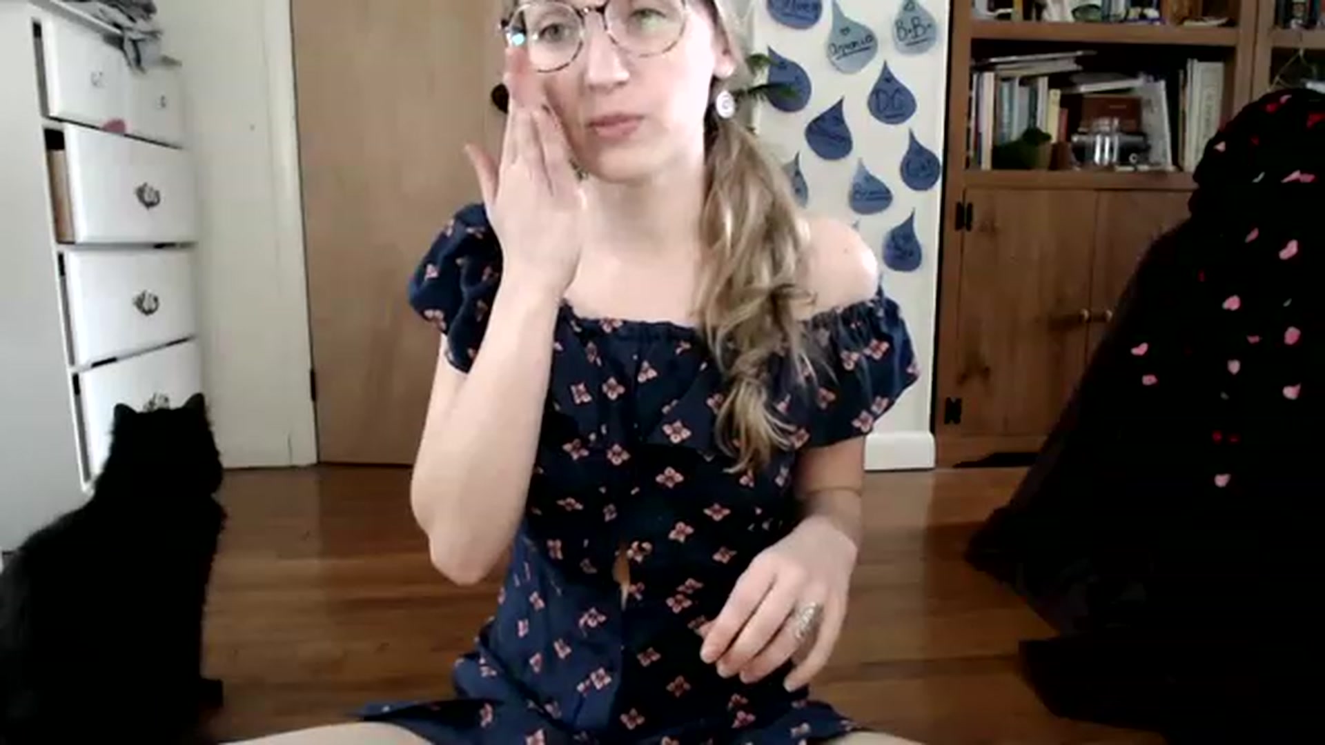 Gallery image thumbnail from WildflowerEm's myfreecams stream on, 04/16/2023, 21:21 image 10 of 20