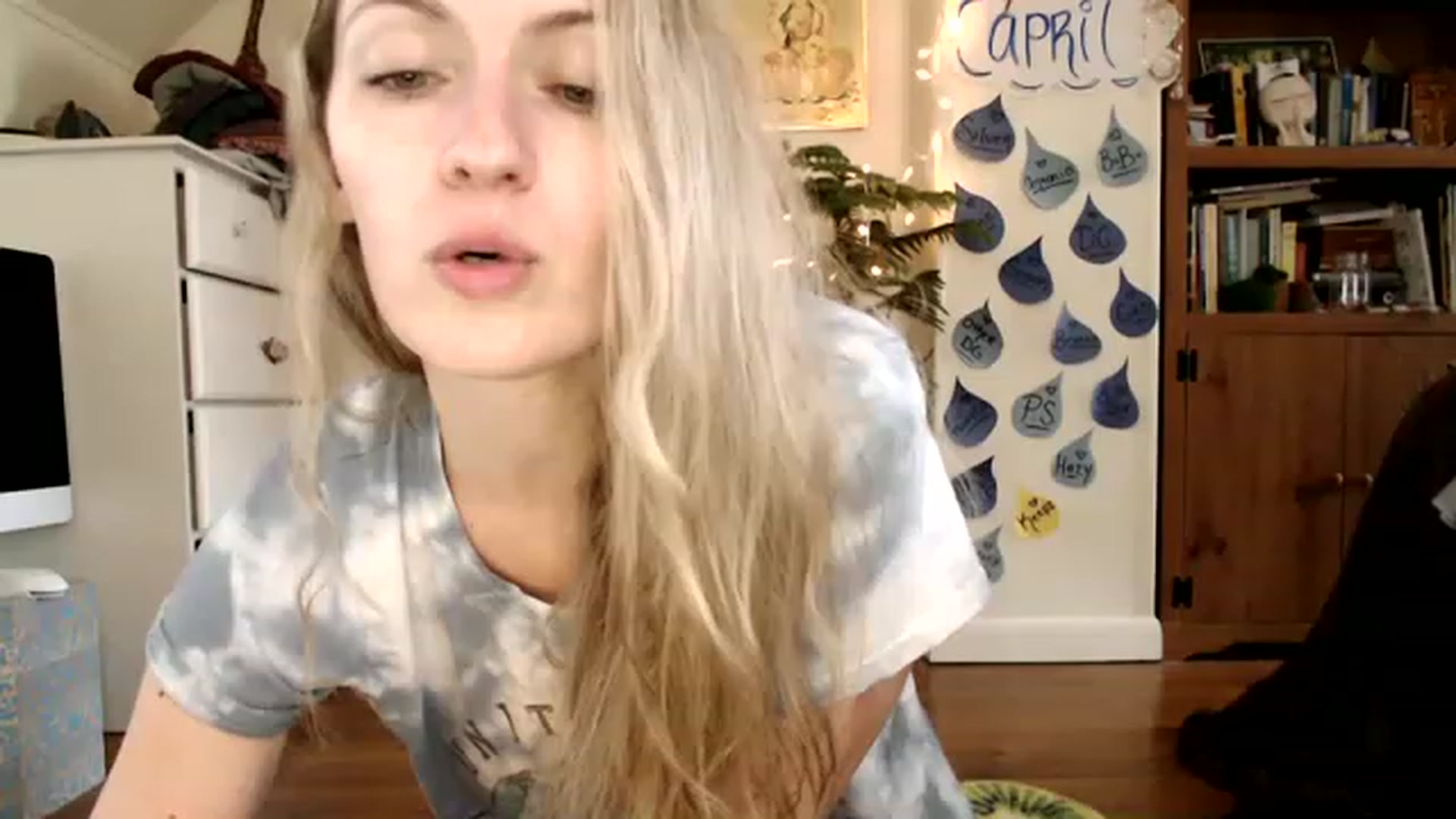 Gallery image thumbnail from WildflowerEm's myfreecams stream on, 04/22/2023, 22:24 image 7 of 20