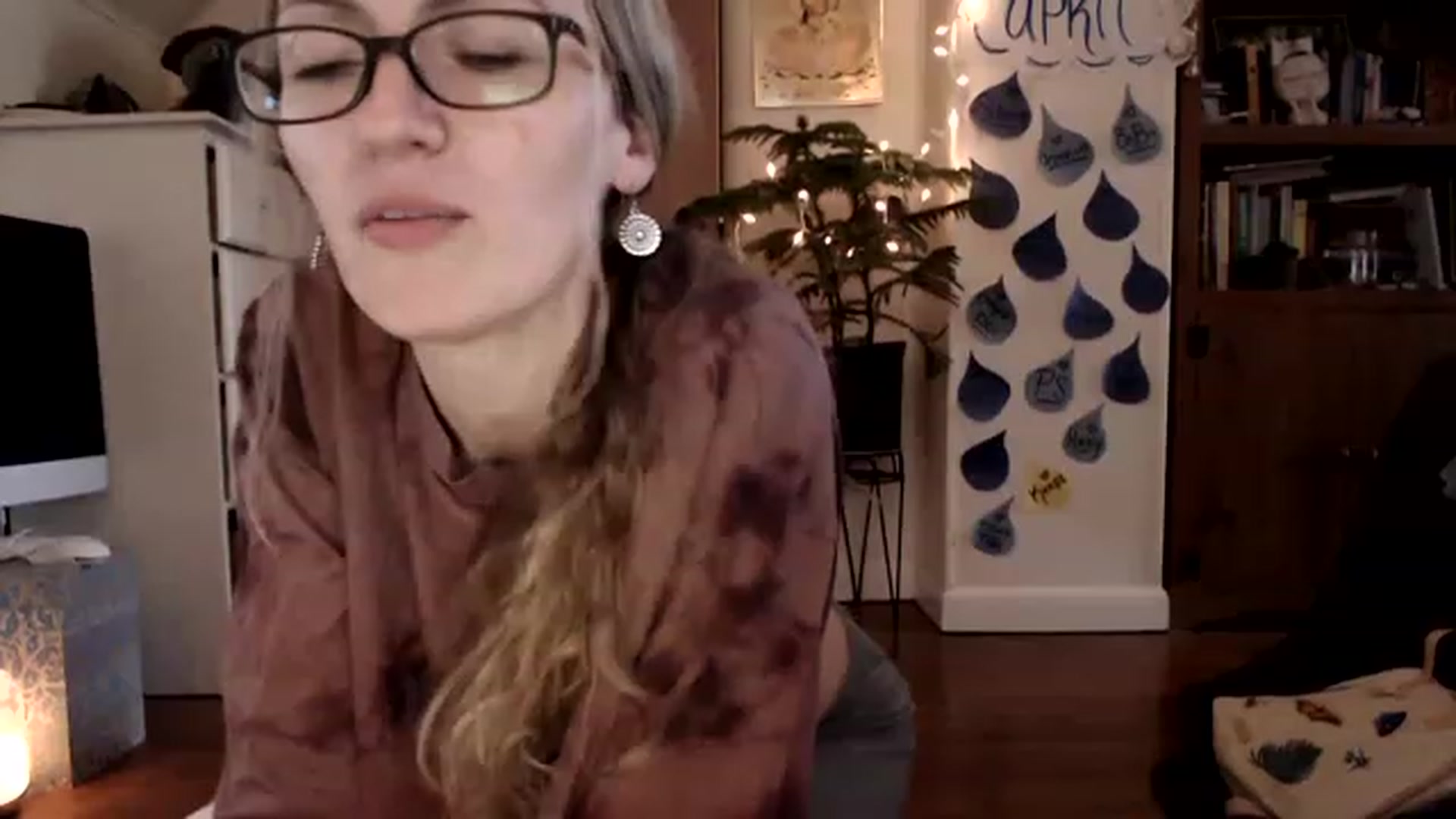 Gallery image thumbnail from WildflowerEm's myfreecams stream on, 04/23/2023, 20:09 image 2 of 20