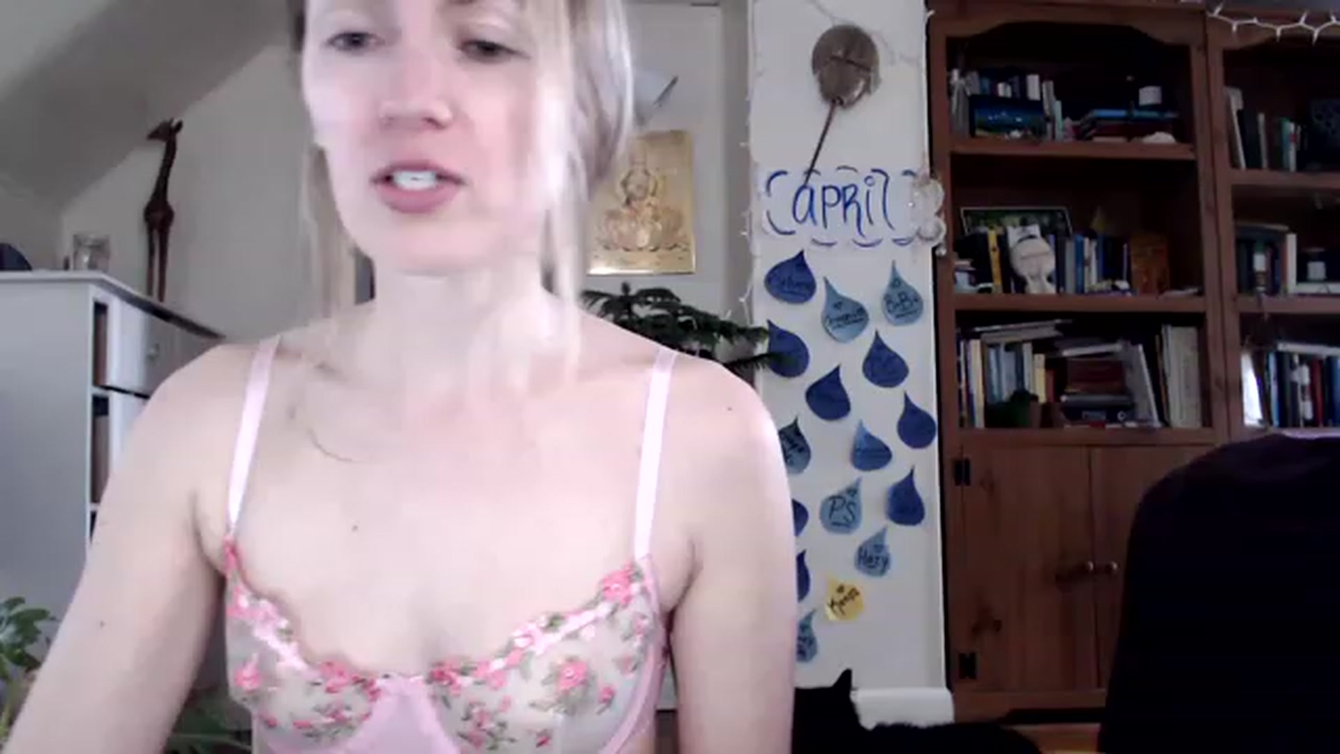 Gallery image thumbnail from WildflowerEm's myfreecams stream on, 04/29/2023, 19:25 image 1 of 20