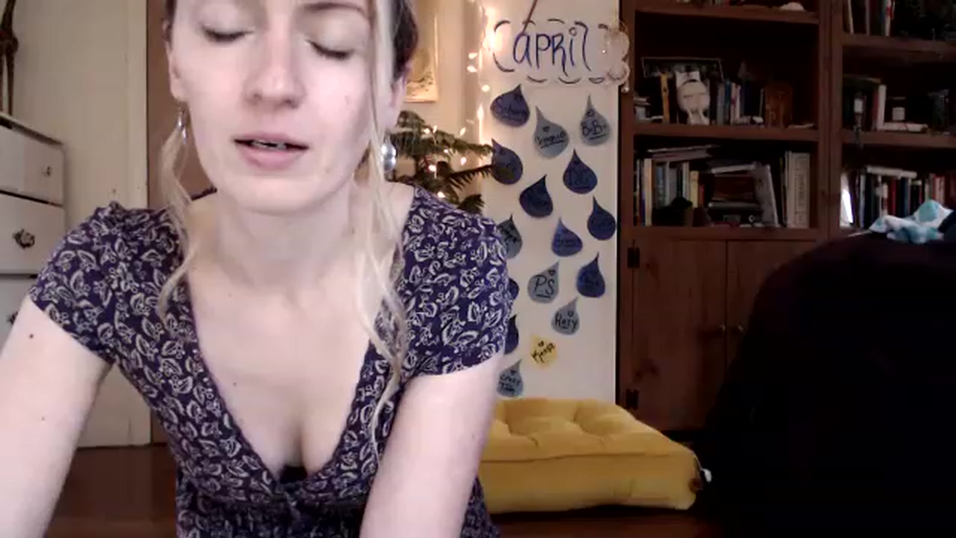 Gallery image thumbnail from WildflowerEm's myfreecams stream on, 04/30/2023, 20:37 image 6 of 20