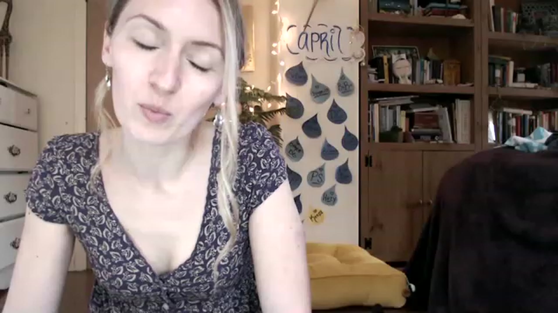 Gallery image thumbnail from WildflowerEm's myfreecams stream on, 04/30/2023, 20:37 image 3 of 20