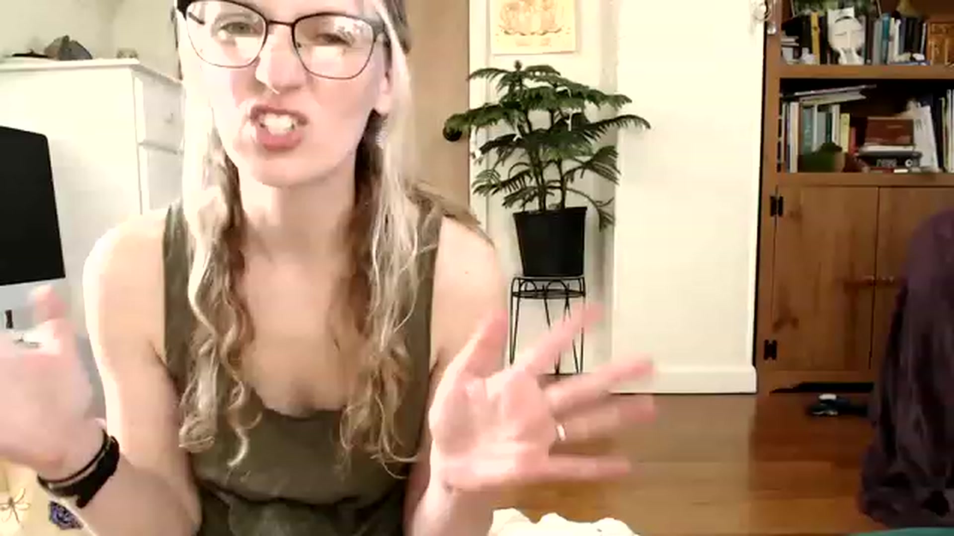 Gallery image thumbnail from WildflowerEm's myfreecams stream on, 05/06/2023, 21:44 image 3 of 20