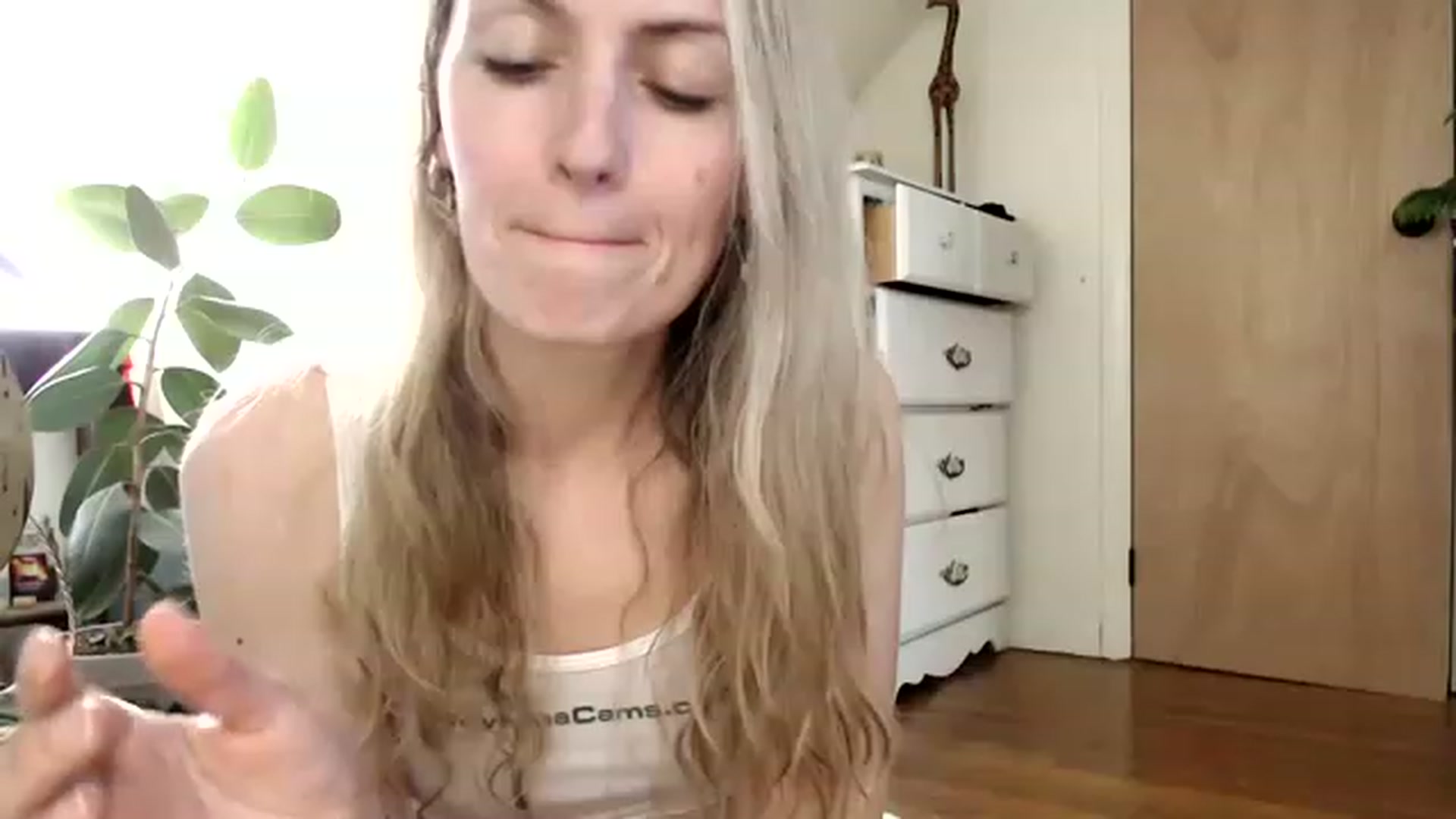 Gallery image thumbnail from WildflowerEm's myfreecams stream on, 05/07/2023, 19:53 image 15 of 20