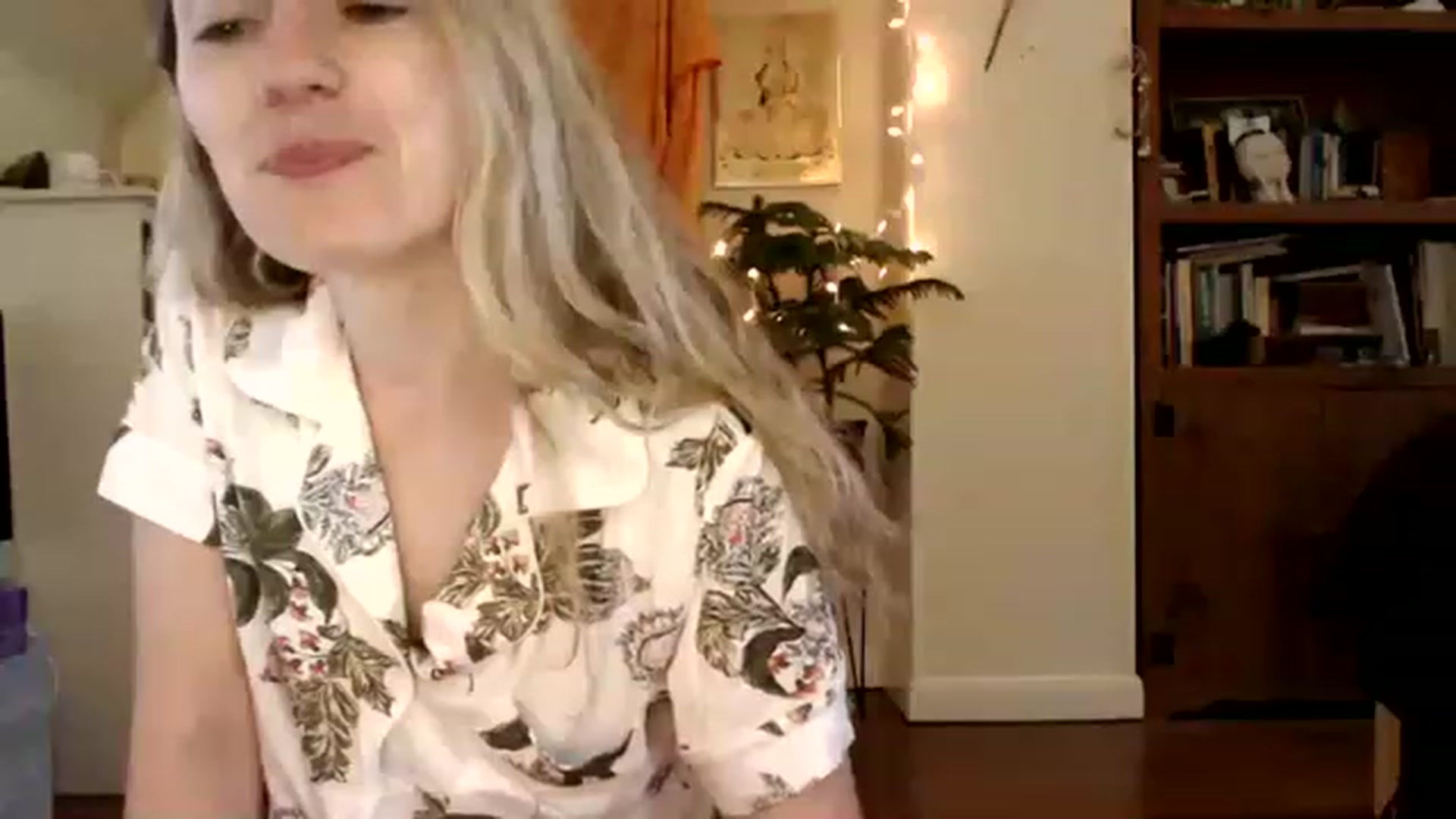Gallery image thumbnail from WildflowerEm's myfreecams stream on, 05/20/2023, 21:11 image 2 of 20