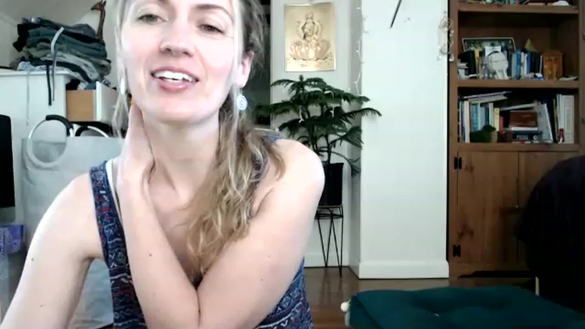 Gallery image thumbnail from WildflowerEm's myfreecams stream on, 05/21/2023, 20:42 image 1 of 20