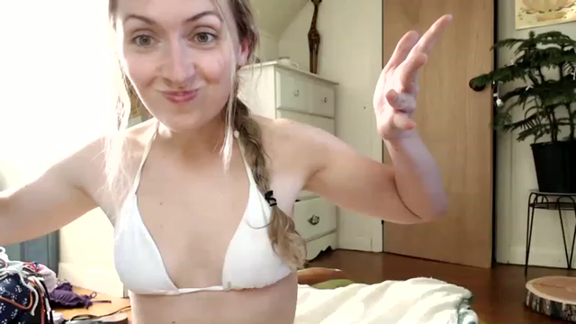 Gallery image thumbnail from WildflowerEm's myfreecams stream on, 05/28/2023, 22:03 image 13 of 20