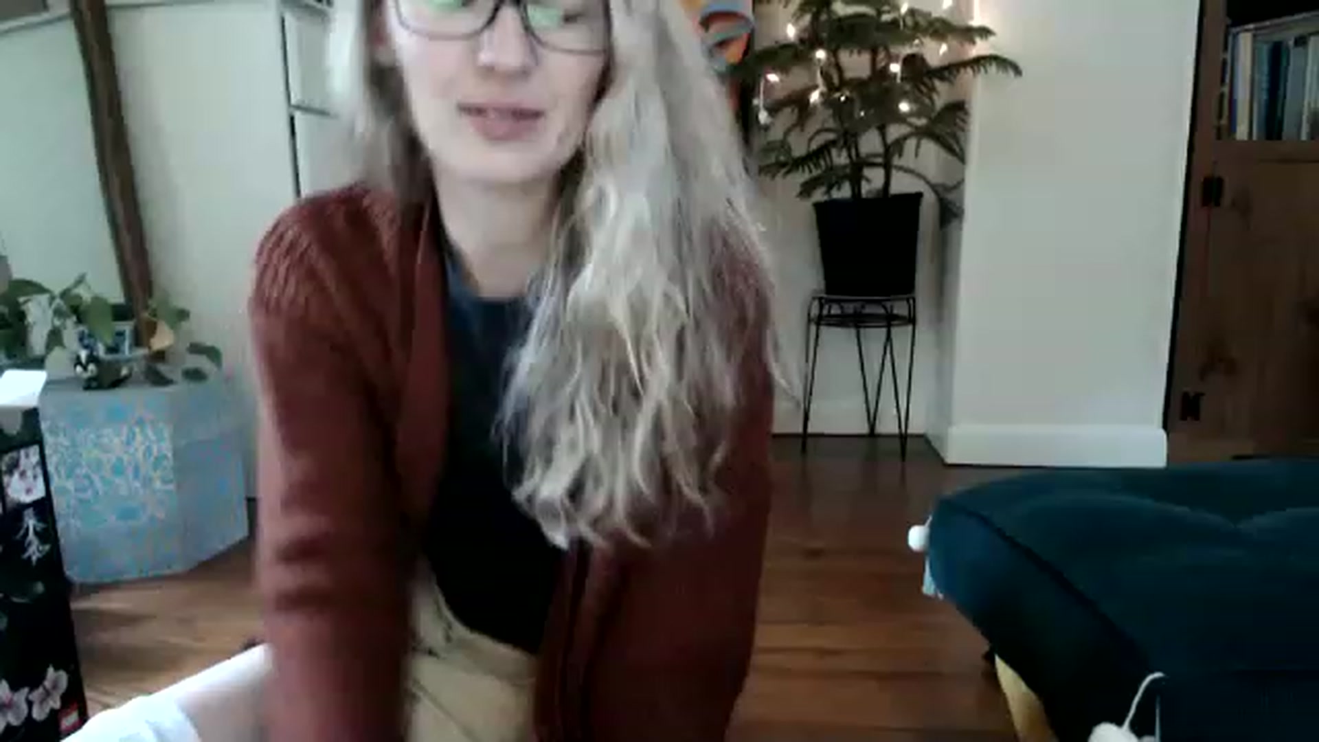 Gallery image thumbnail from WildflowerEm's myfreecams stream on, 06/04/2023, 20:15 image 1 of 20