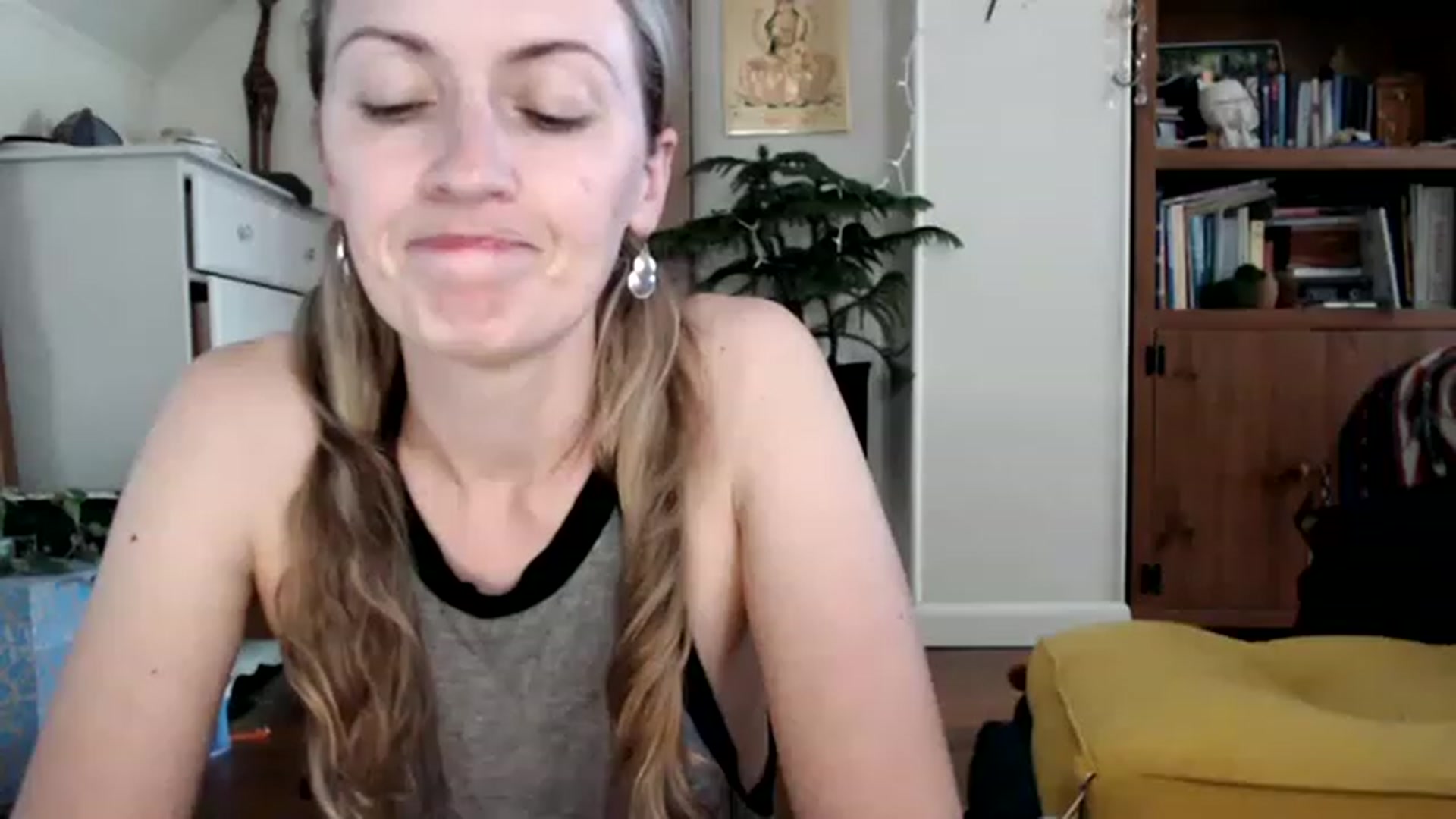 Gallery image thumbnail from WildflowerEm's myfreecams stream on, 06/29/2023, 19:16 image 2 of 20