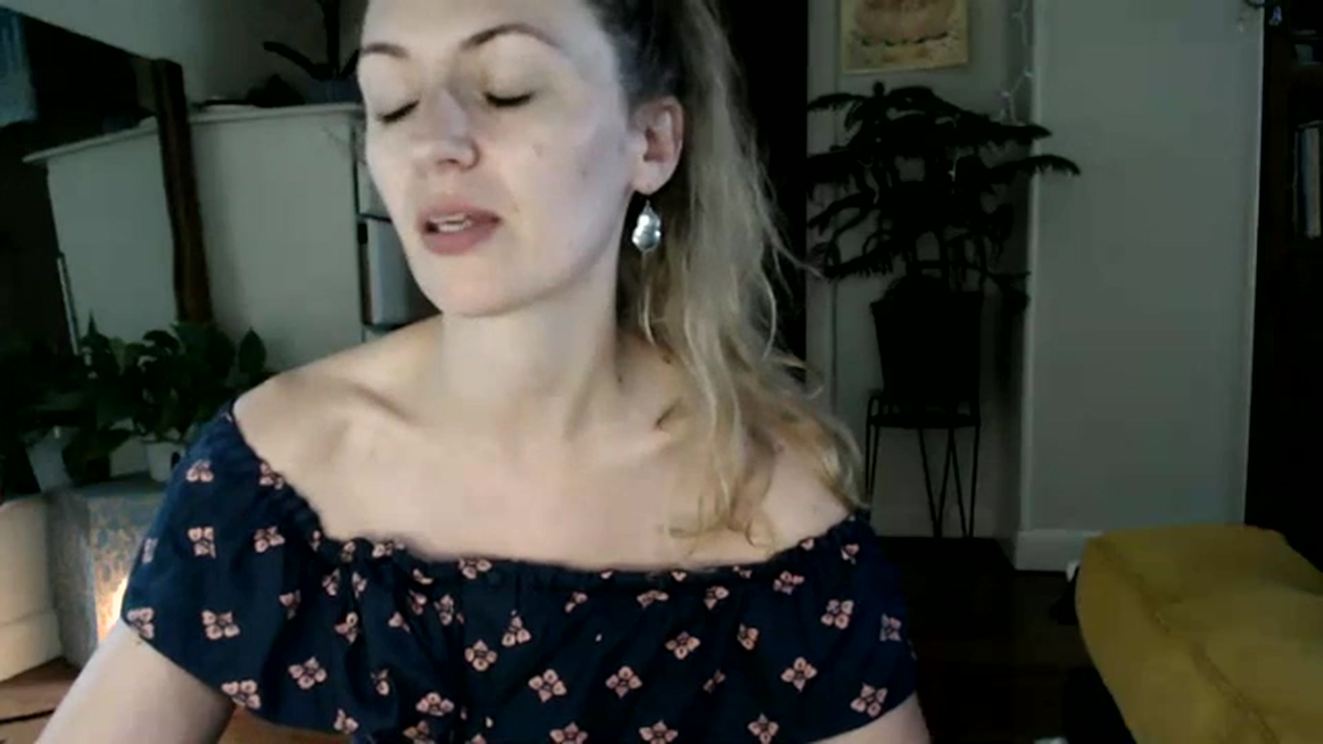 Gallery image thumbnail from WildflowerEm's myfreecams stream on, 07/16/2023, 20:27 image 10 of 20