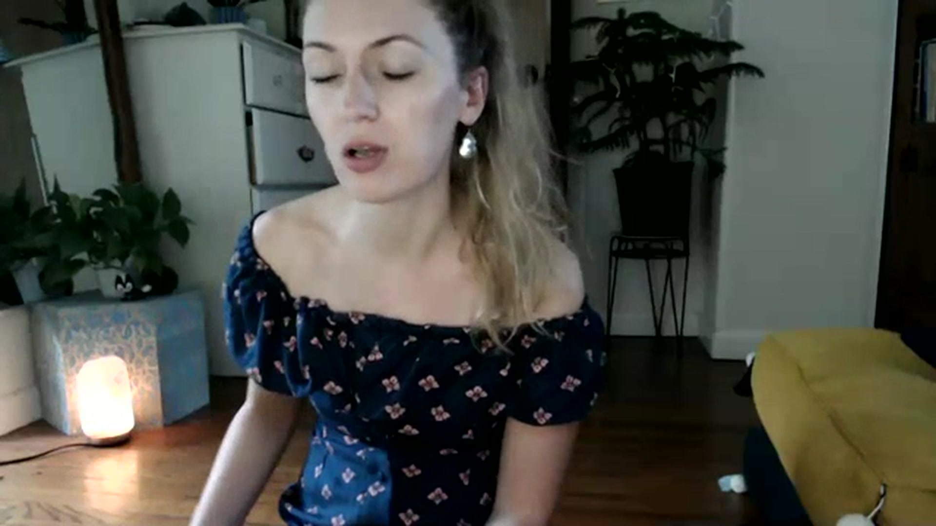 Gallery image thumbnail from WildflowerEm's myfreecams stream on, 07/16/2023, 20:27 image 8 of 20