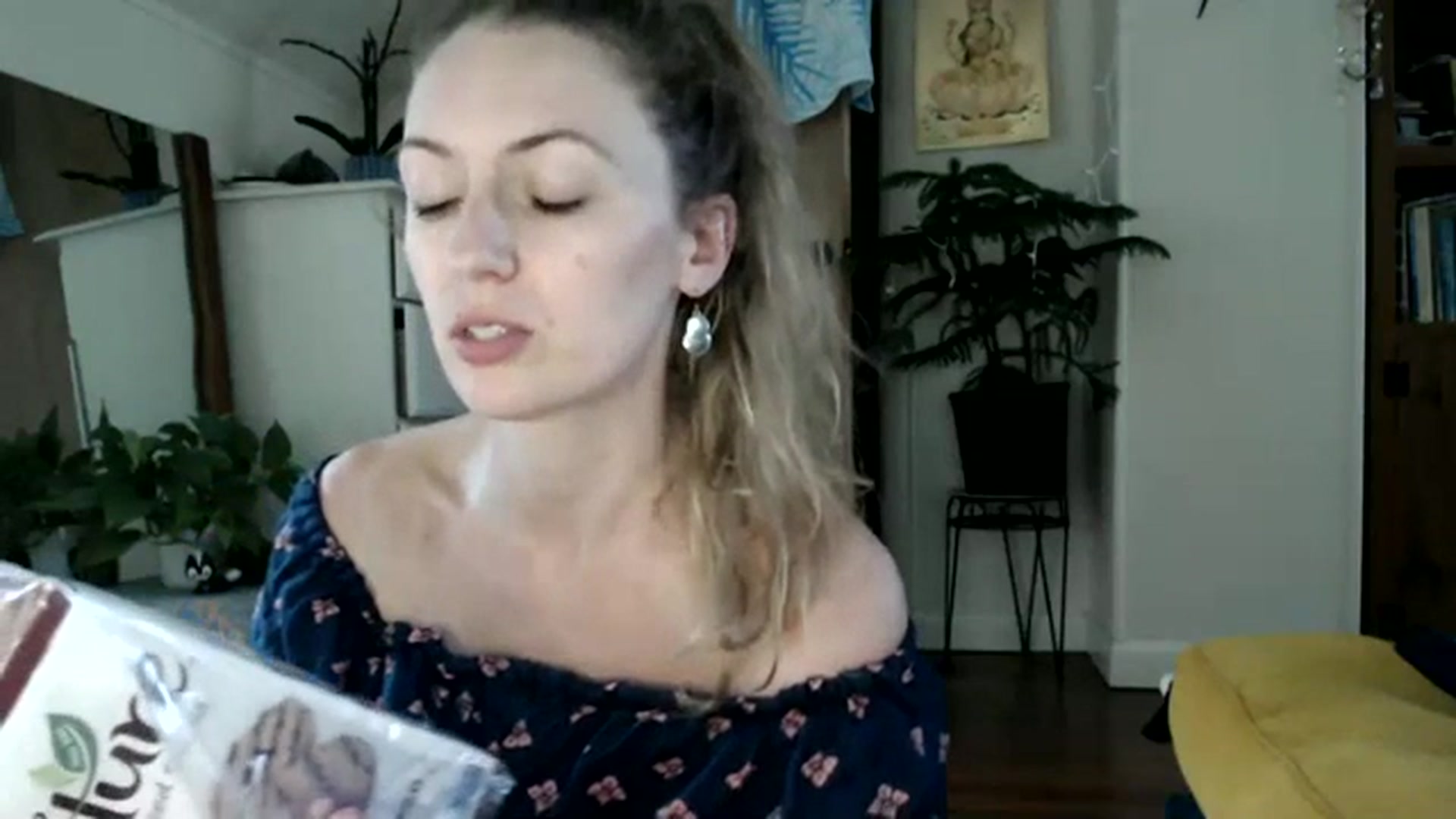 Gallery image thumbnail from WildflowerEm's myfreecams stream on, 07/16/2023, 20:27 image 7 of 20