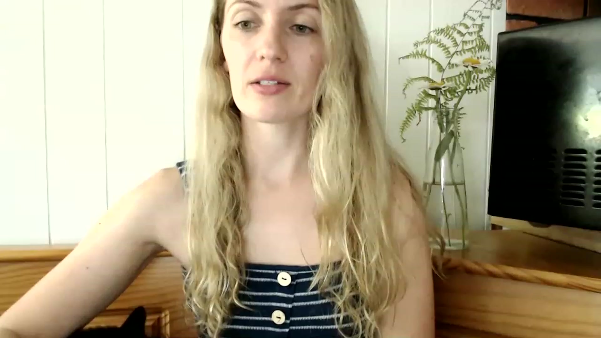Gallery image thumbnail from WildflowerEm's myfreecams stream on, 07/28/2023, 21:24 image 2 of 20