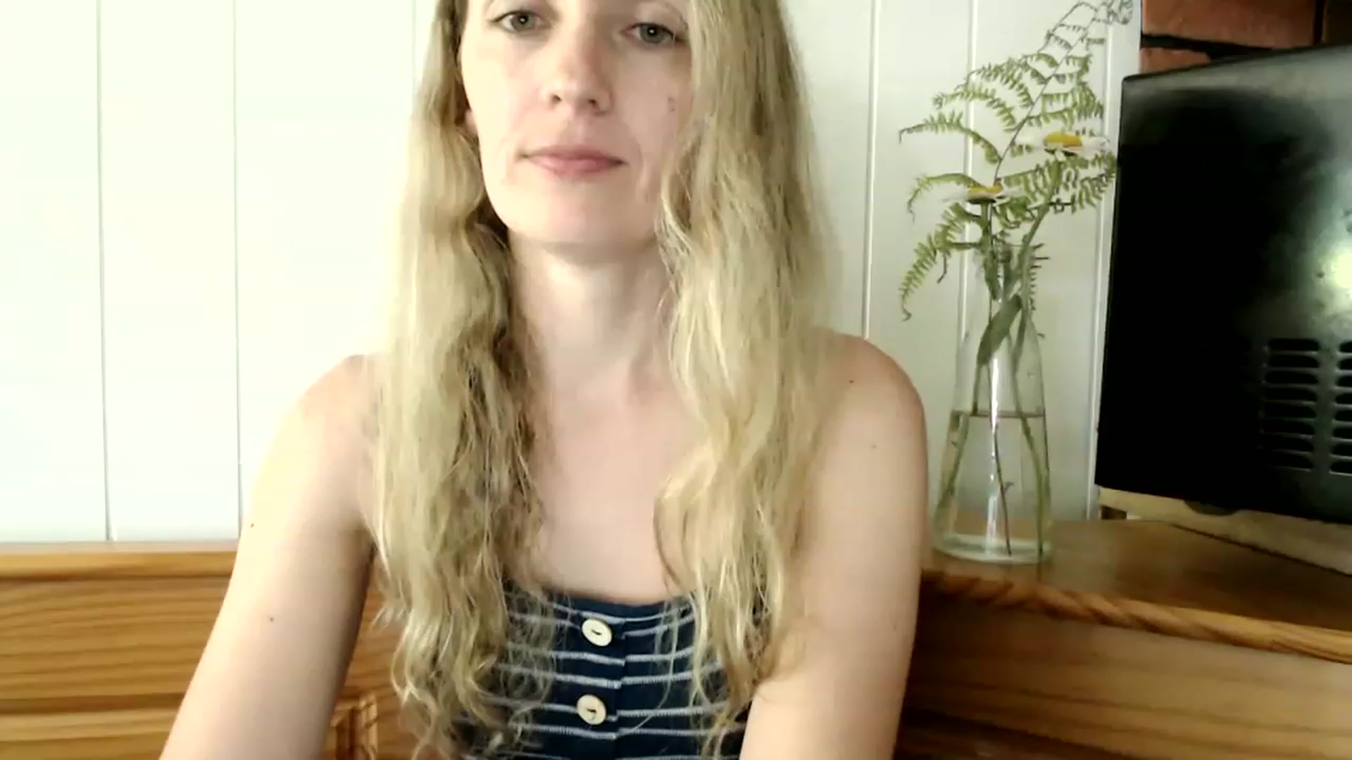 Gallery image thumbnail from WildflowerEm's myfreecams stream on, 07/28/2023, 21:24 image 1 of 20