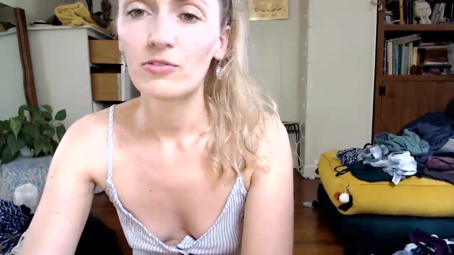 Gallery image thumbnail from WildflowerEm's myfreecams stream on, 07/29/2023, 20:07 image 2 of 20