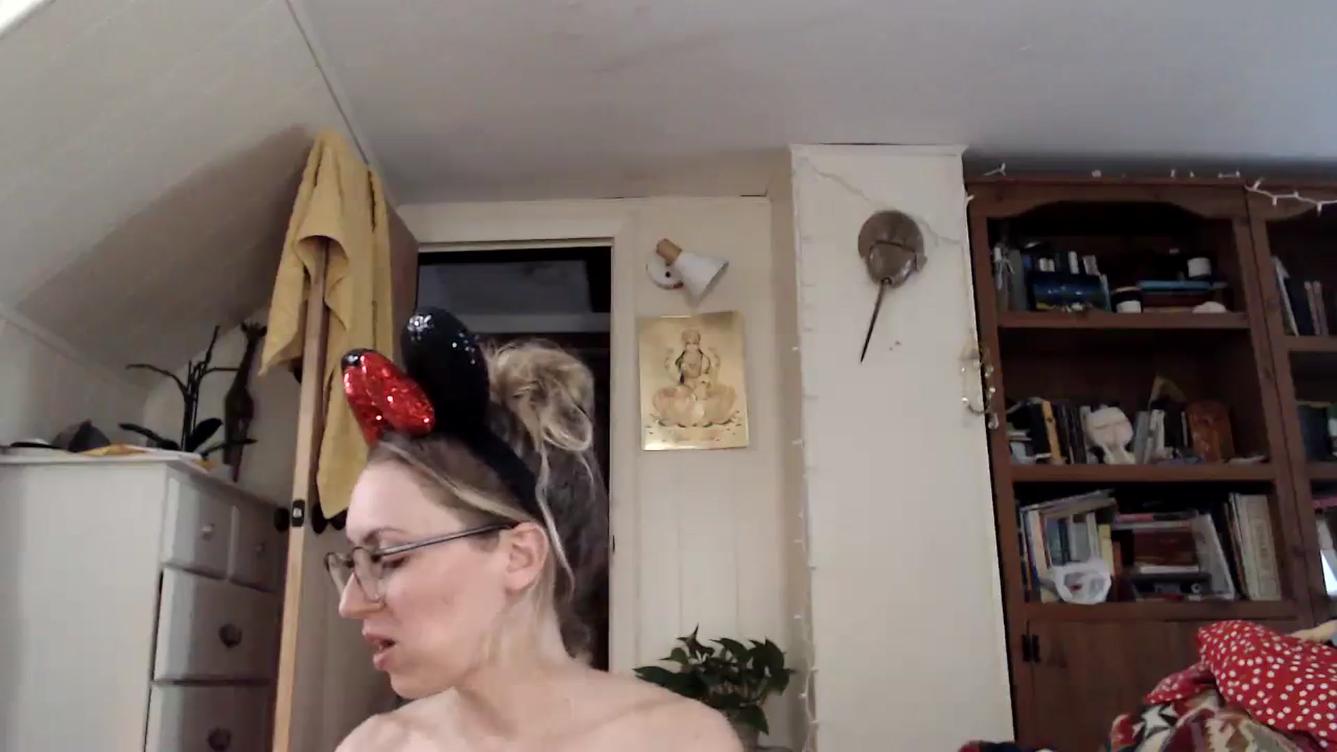 Gallery image thumbnail from WildflowerEm's myfreecams stream on, 08/05/2023, 21:40 image 12 of 20