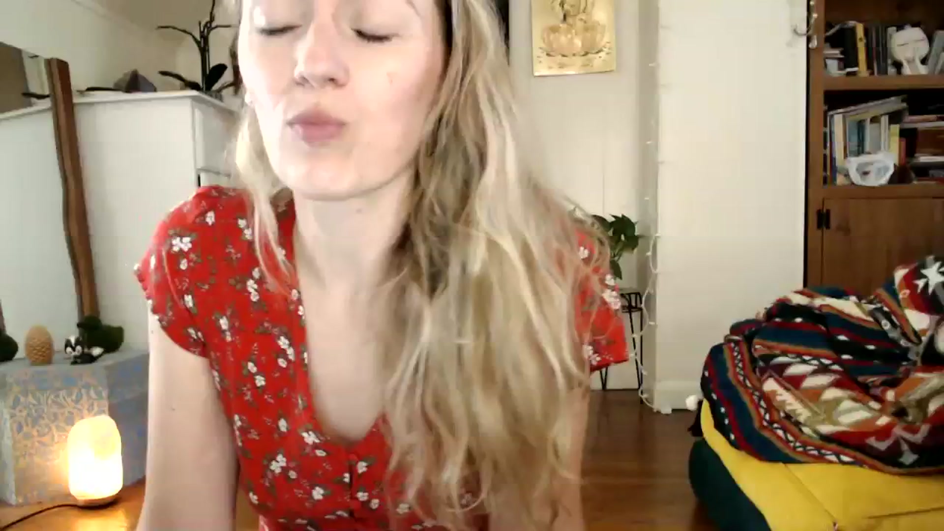 Gallery image thumbnail from WildflowerEm's myfreecams stream on, 08/06/2023, 20:39 image 1 of 20
