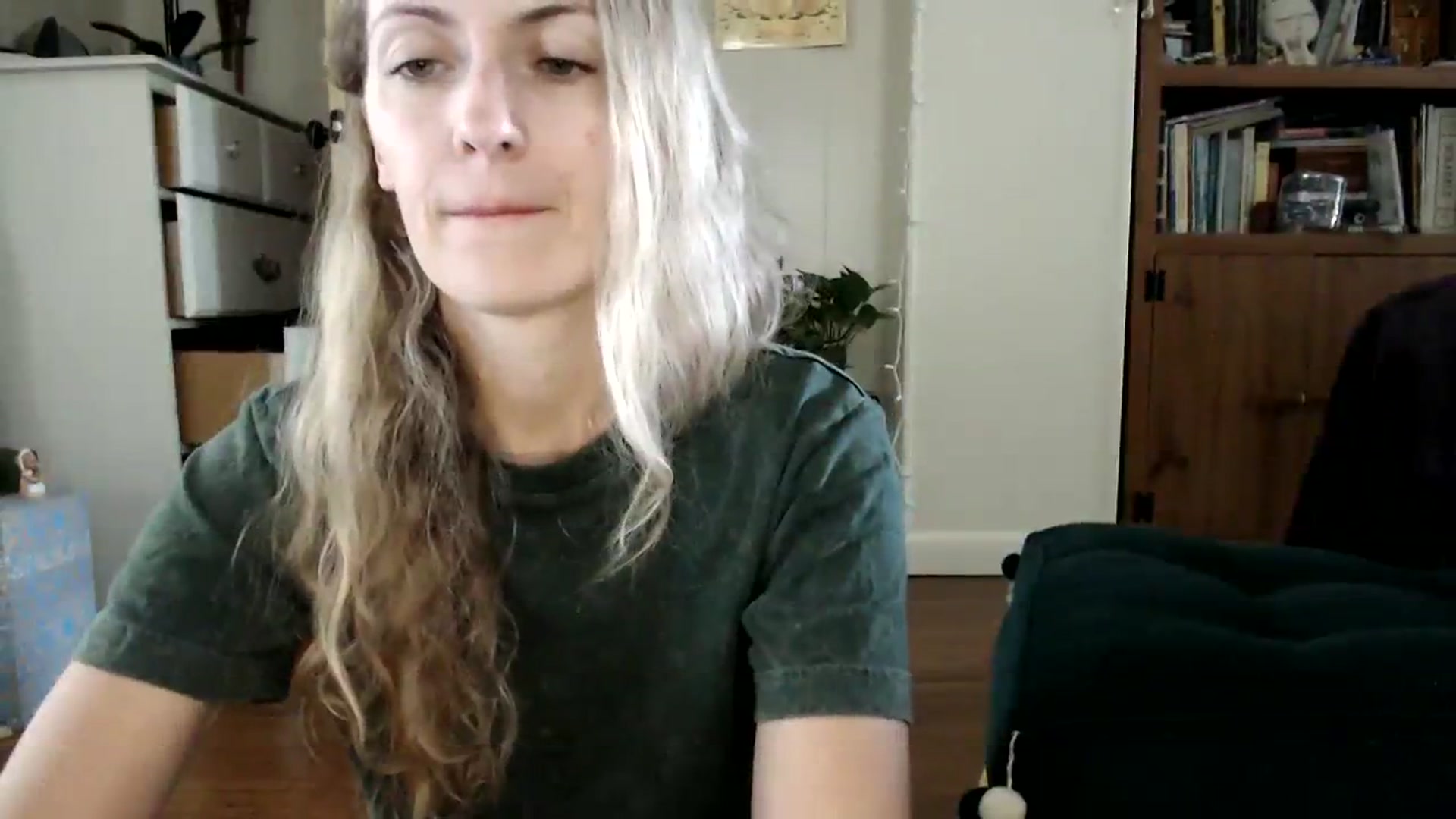 Gallery image thumbnail from WildflowerEm's myfreecams stream on, 08/18/2023, 19:32 image 13 of 20