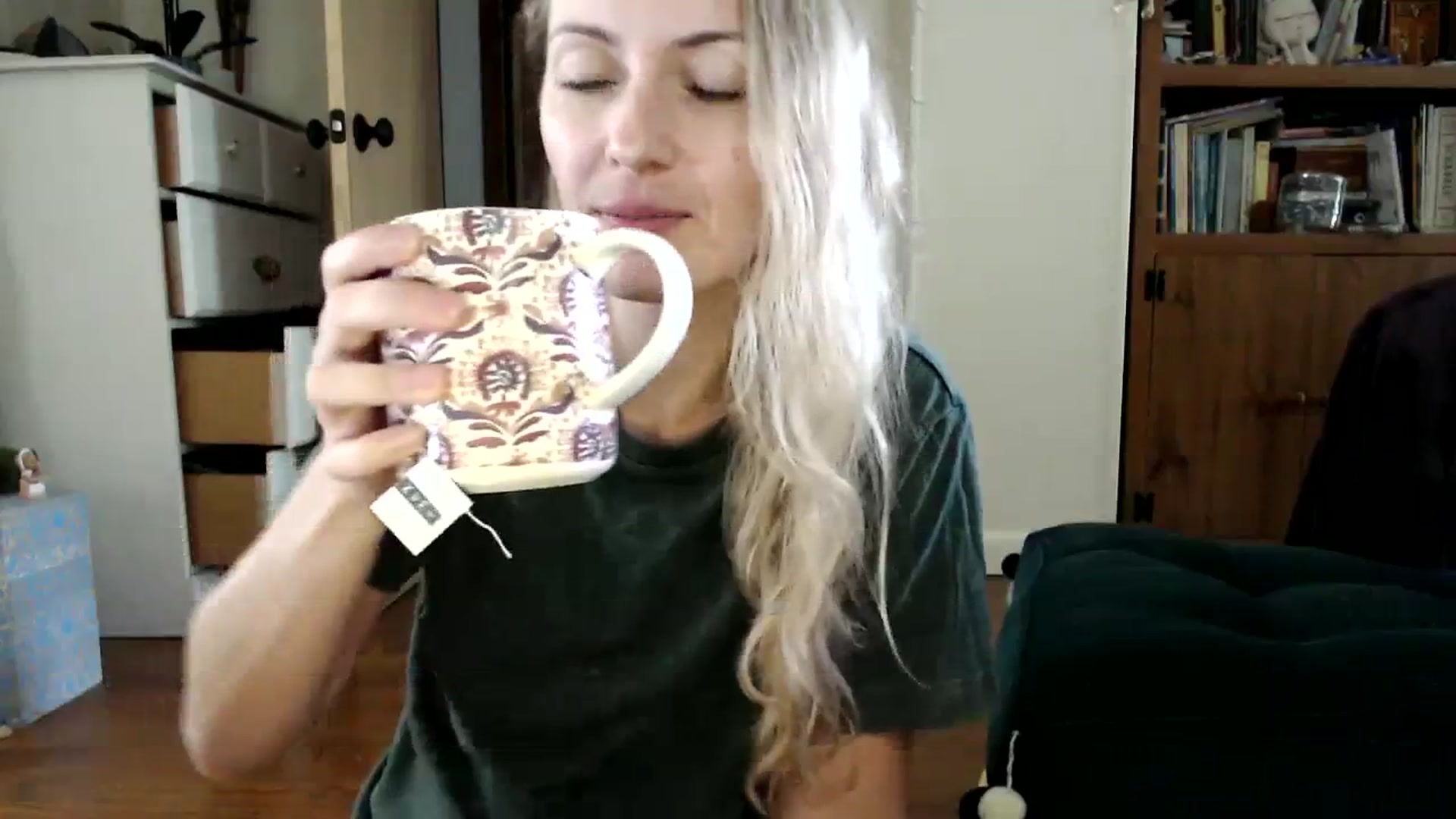 Gallery image thumbnail from WildflowerEm's myfreecams stream on, 08/18/2023, 19:32 image 15 of 20