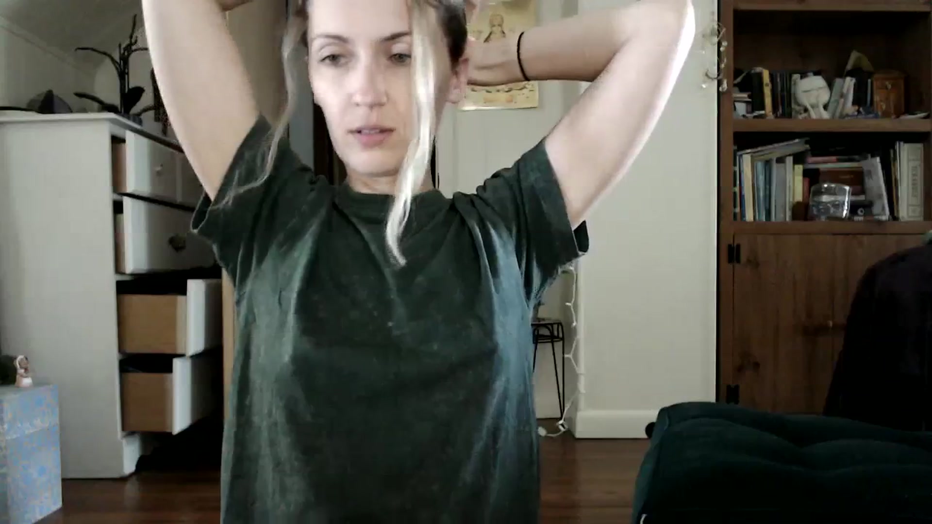 Gallery image thumbnail from WildflowerEm's myfreecams stream on, 08/18/2023, 19:32 image 17 of 20