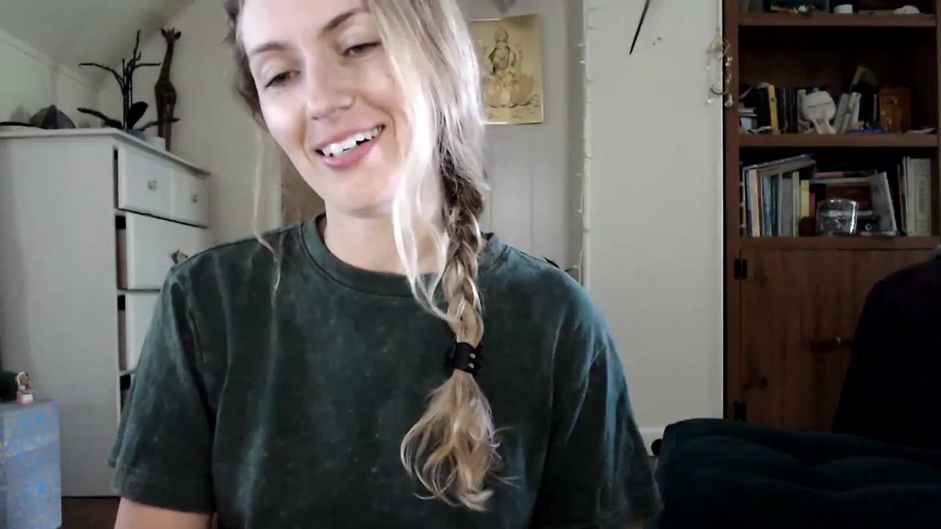Gallery image thumbnail from WildflowerEm's myfreecams stream on, 08/18/2023, 19:48 image 4 of 20