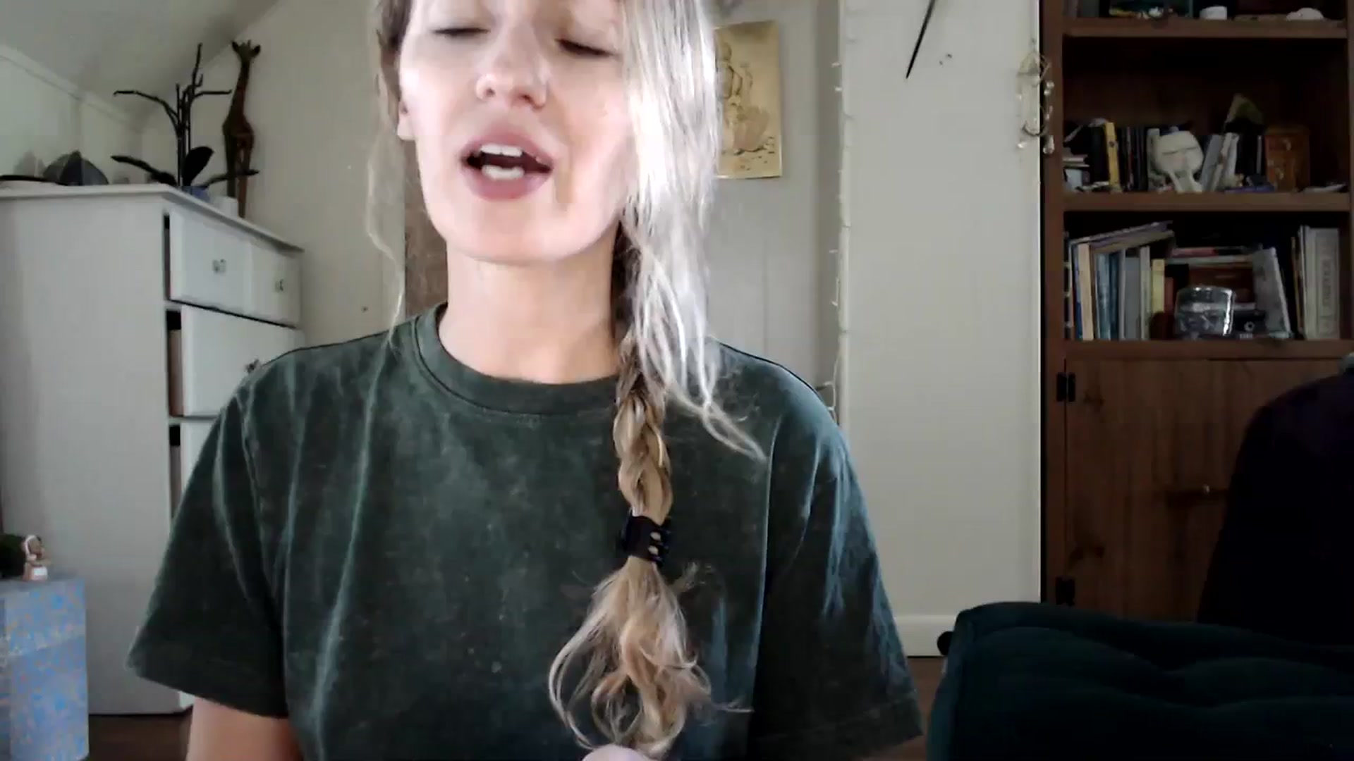 Gallery image thumbnail from WildflowerEm's myfreecams stream on, 08/18/2023, 19:48 image 1 of 20