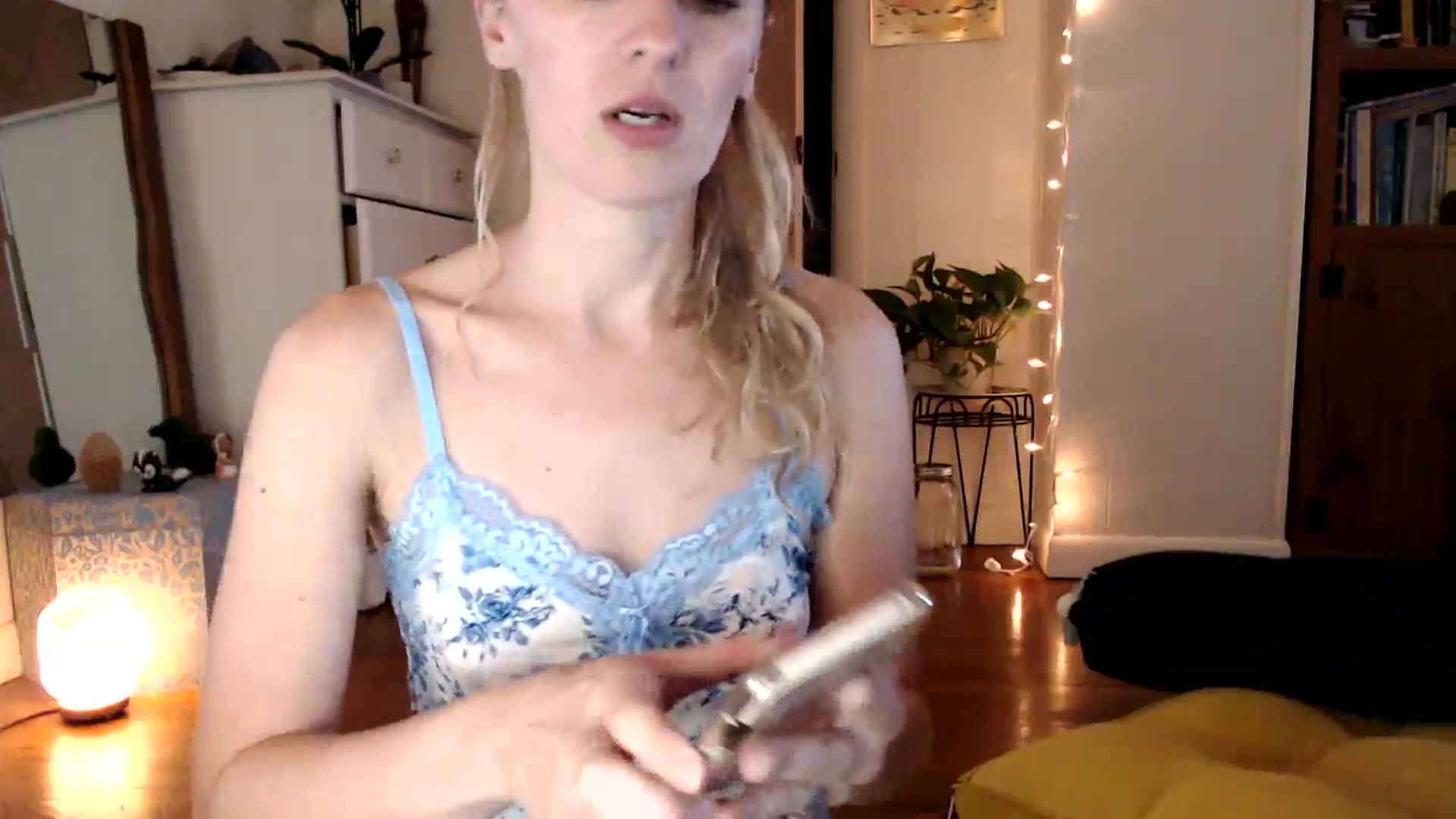 Gallery image thumbnail from WildflowerEm's myfreecams stream on, 08/19/2023, 23:42 image 2 of 20