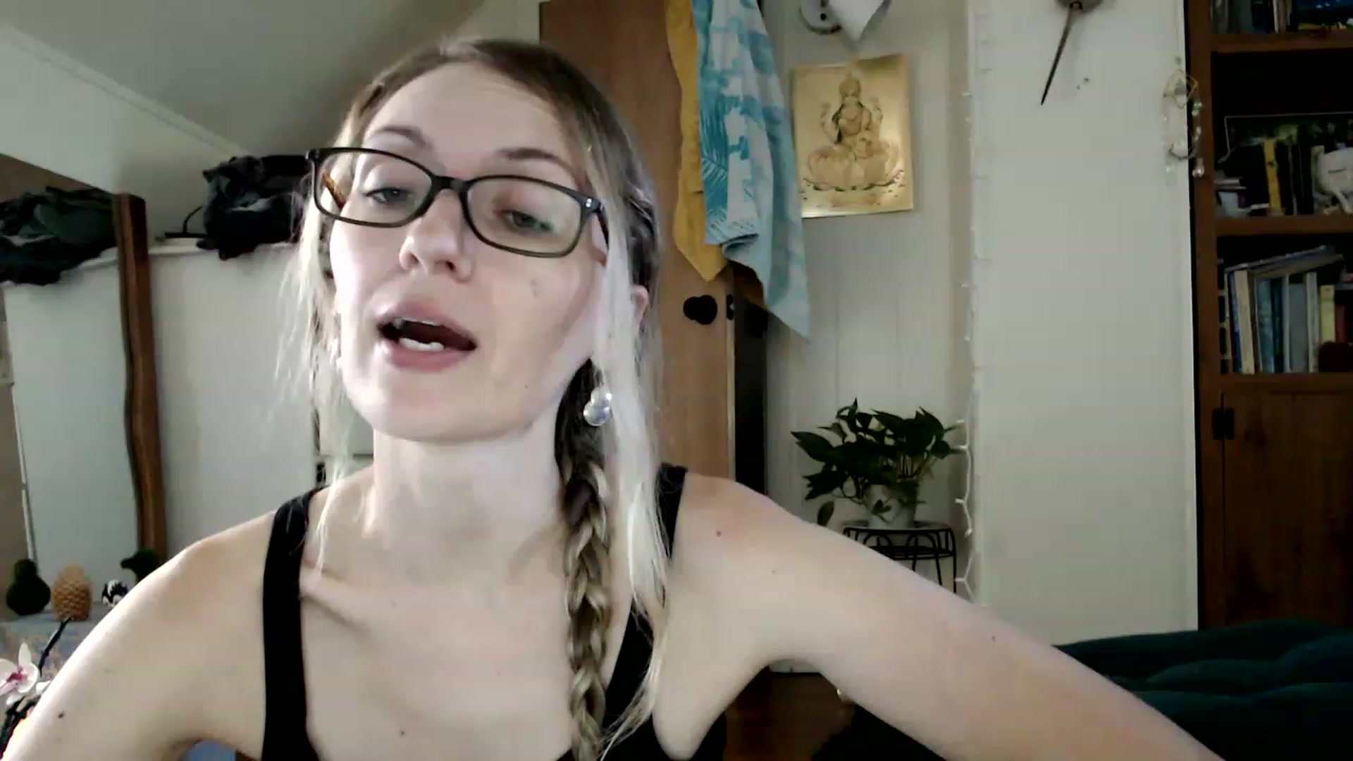Gallery image thumbnail from WildflowerEm's myfreecams stream on, 08/20/2023, 21:01 image 9 of 20