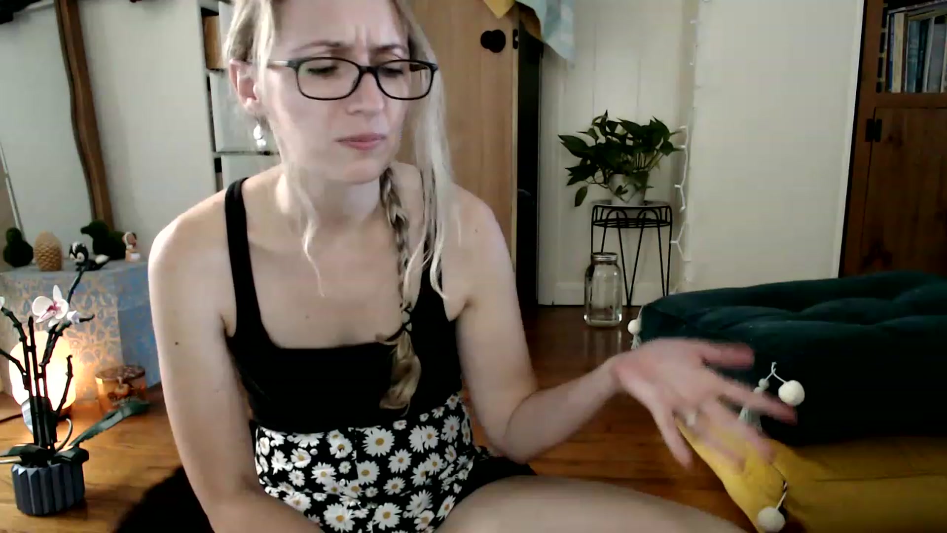 Gallery image thumbnail from WildflowerEm's myfreecams stream on, 08/20/2023, 21:01 image 11 of 20