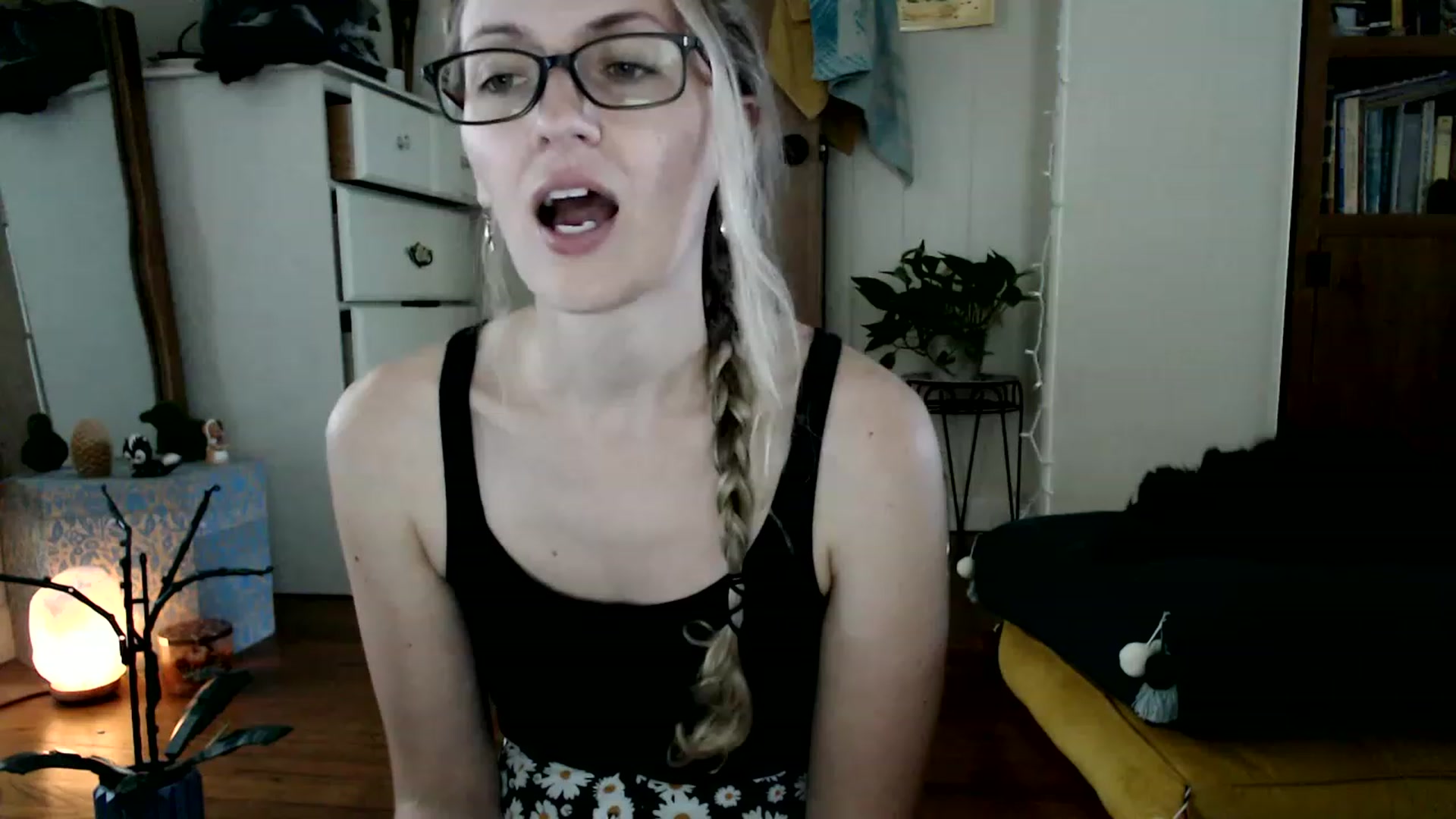Gallery image thumbnail from WildflowerEm's myfreecams stream on, 08/20/2023, 21:01 image 3 of 20
