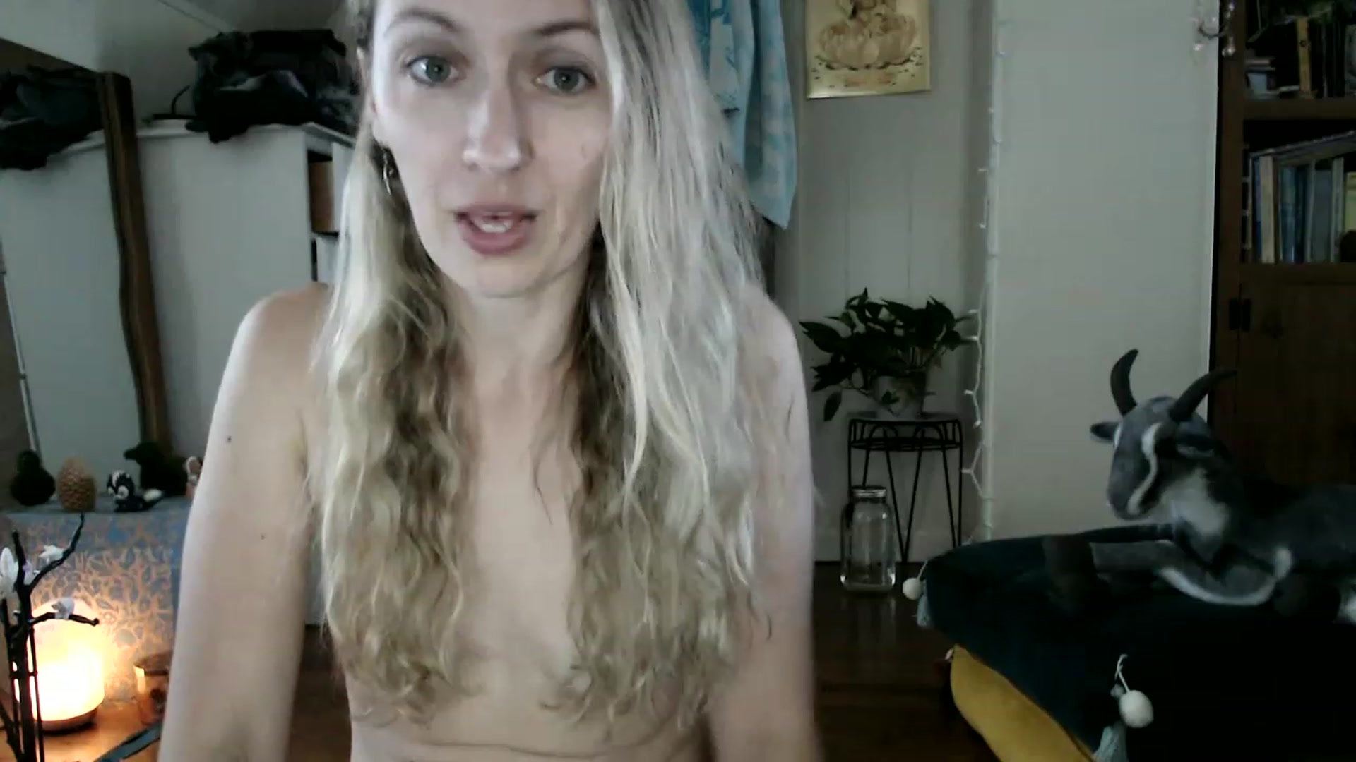 Gallery image thumbnail from WildflowerEm's myfreecams stream on, 08/20/2023, 21:11 image 19 of 20