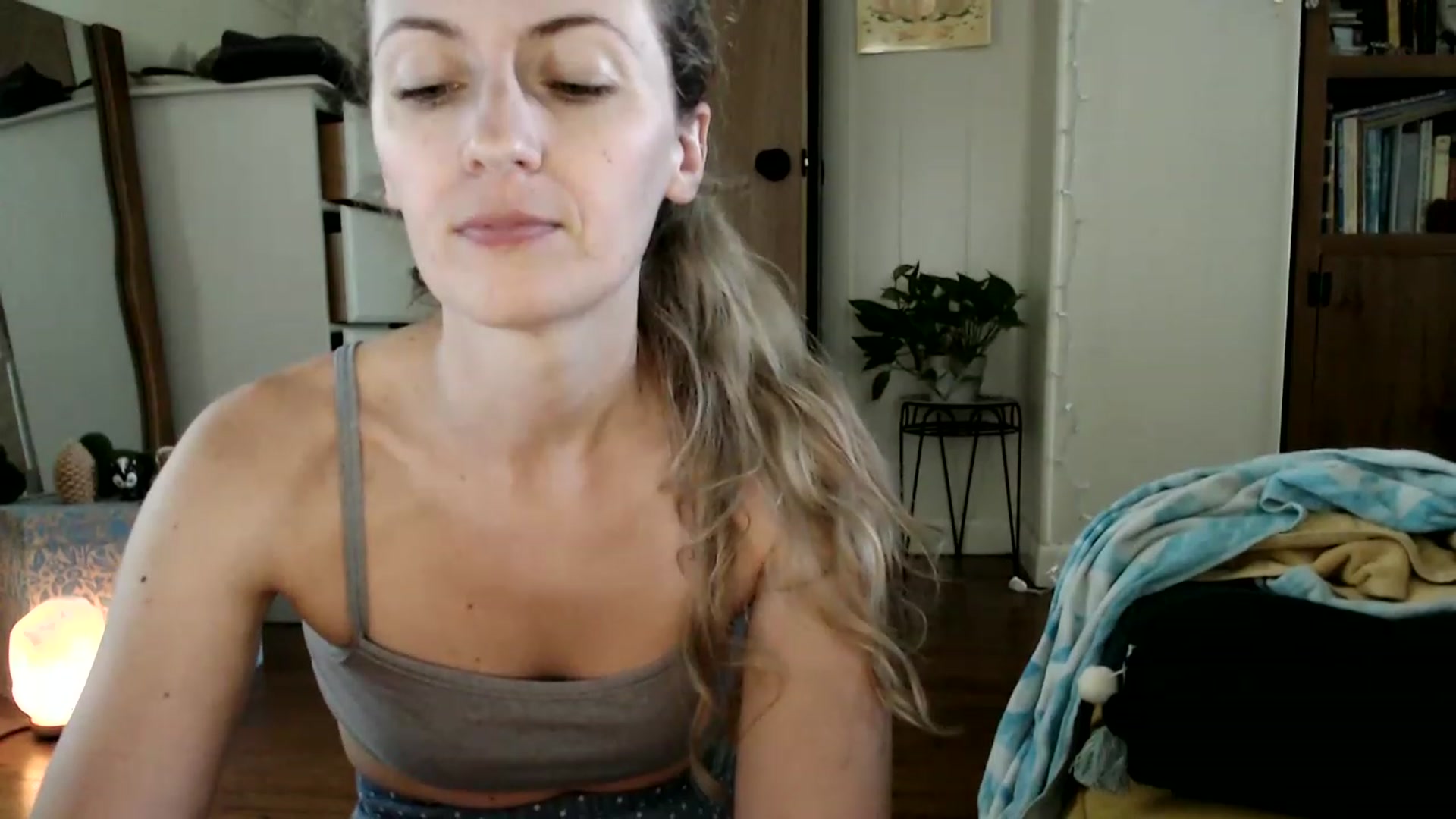 Gallery image thumbnail from WildflowerEm's myfreecams stream on, 08/26/2023, 20:37 image 7 of 20